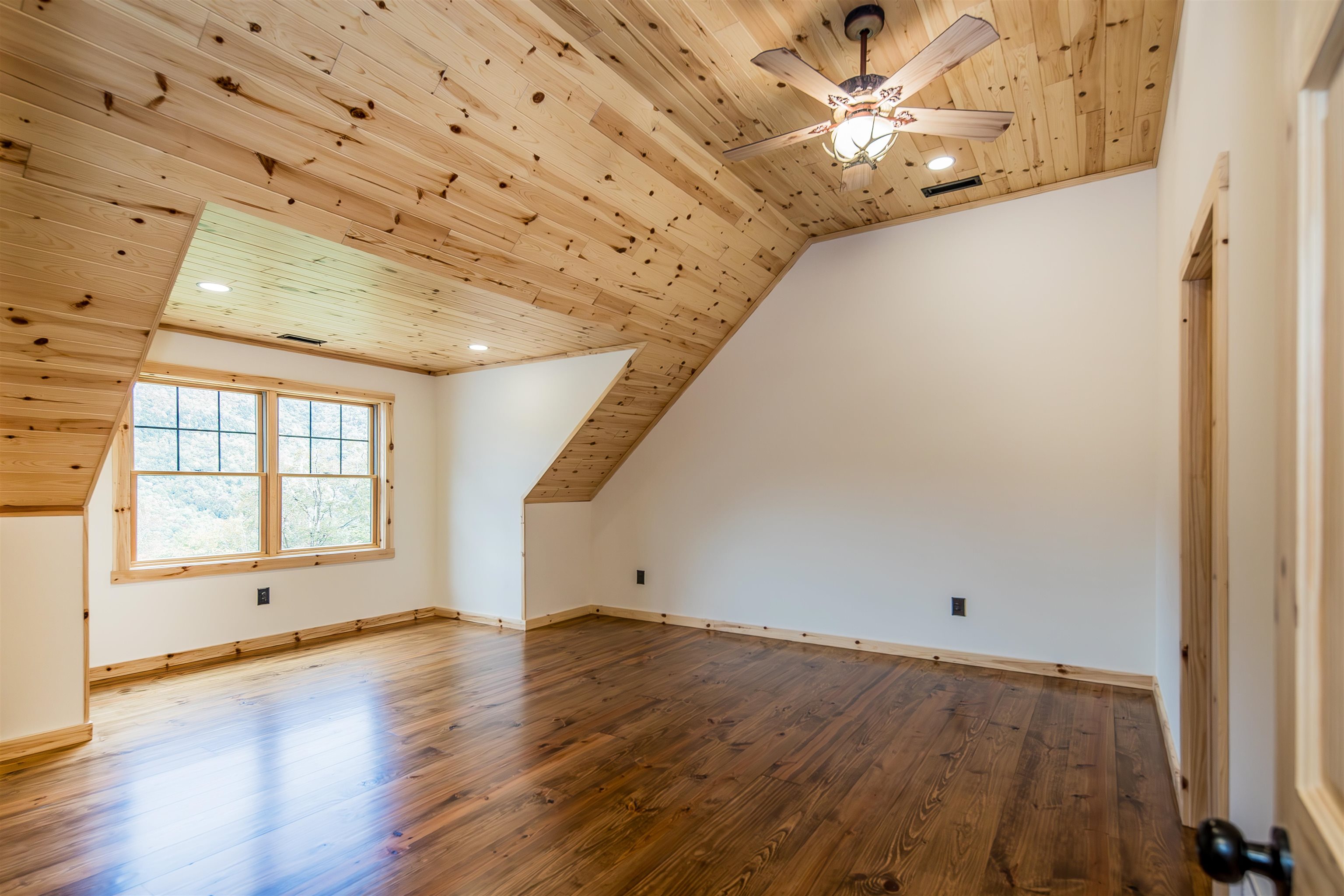 46 Deer Run Property Photo 35