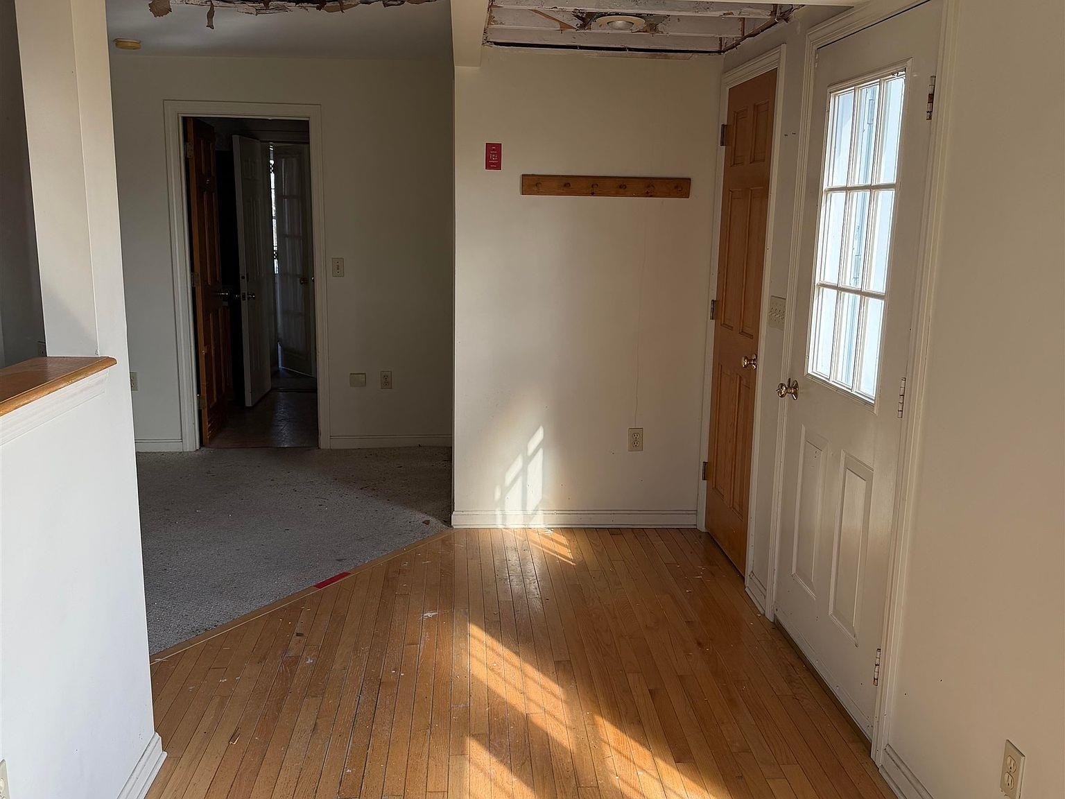 127 Daniel Webster Highway Property Photo 7