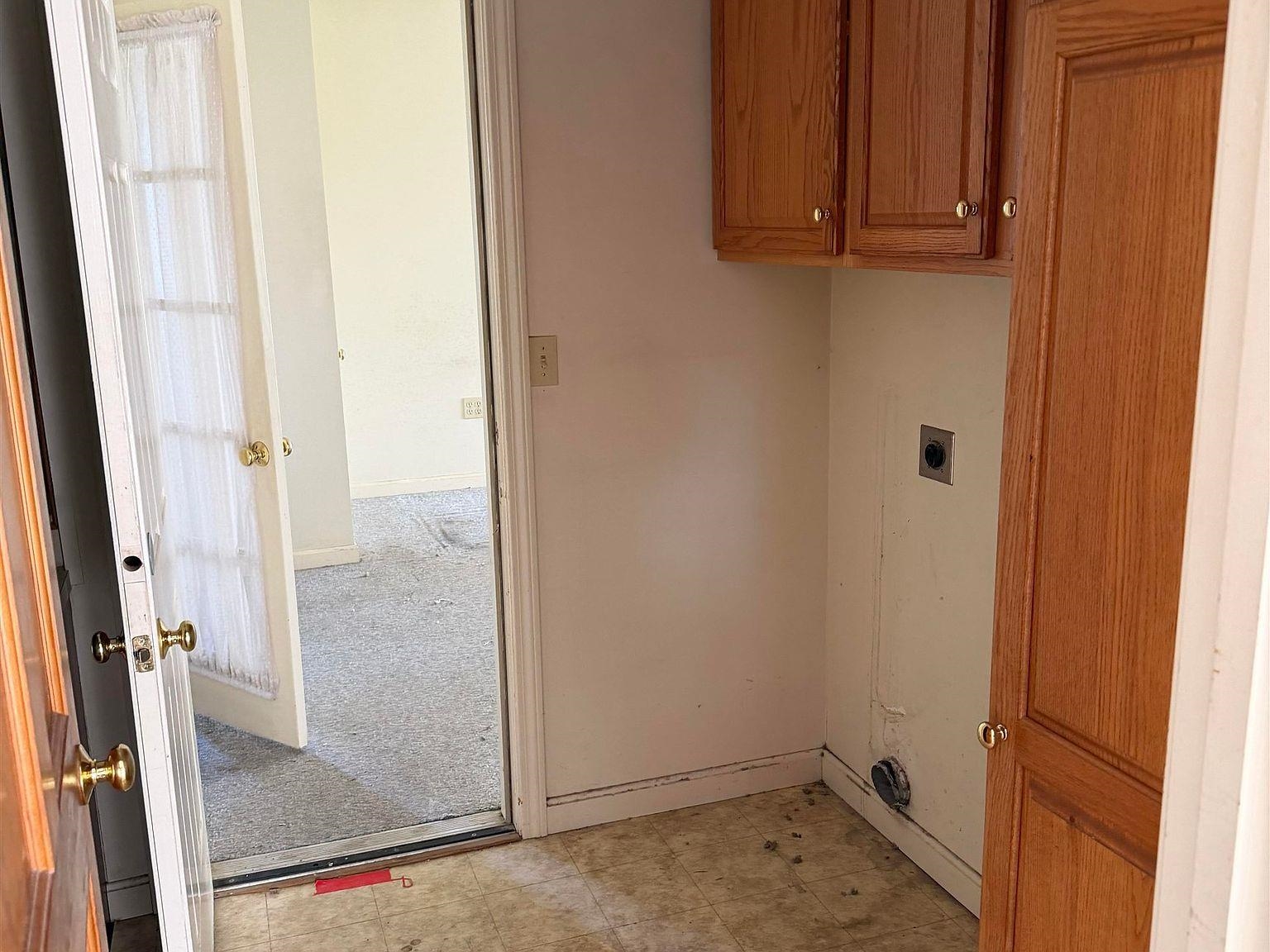 127 Daniel Webster Highway Property Photo 23