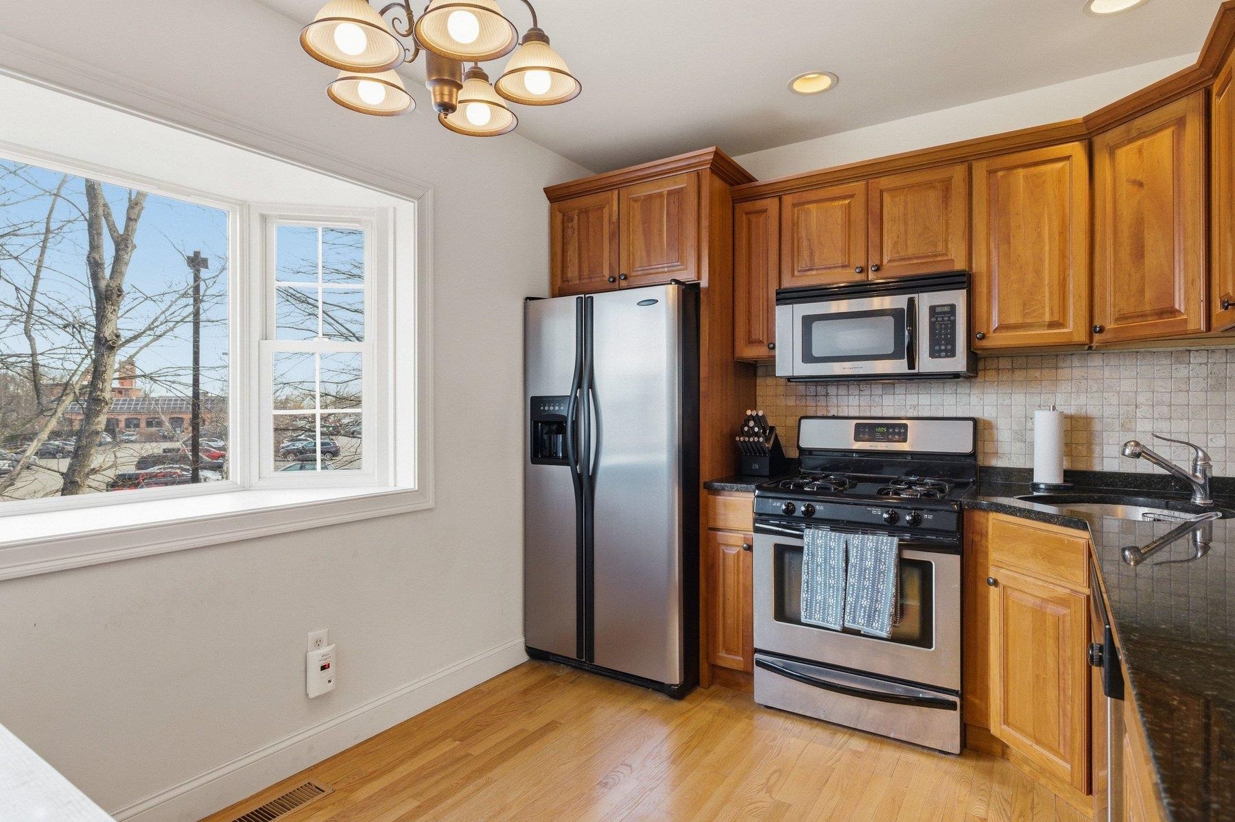 1039 Islington Street Property Photo 3