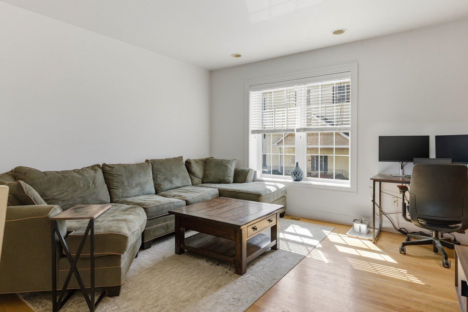 1039 Islington Street Property Photo 6