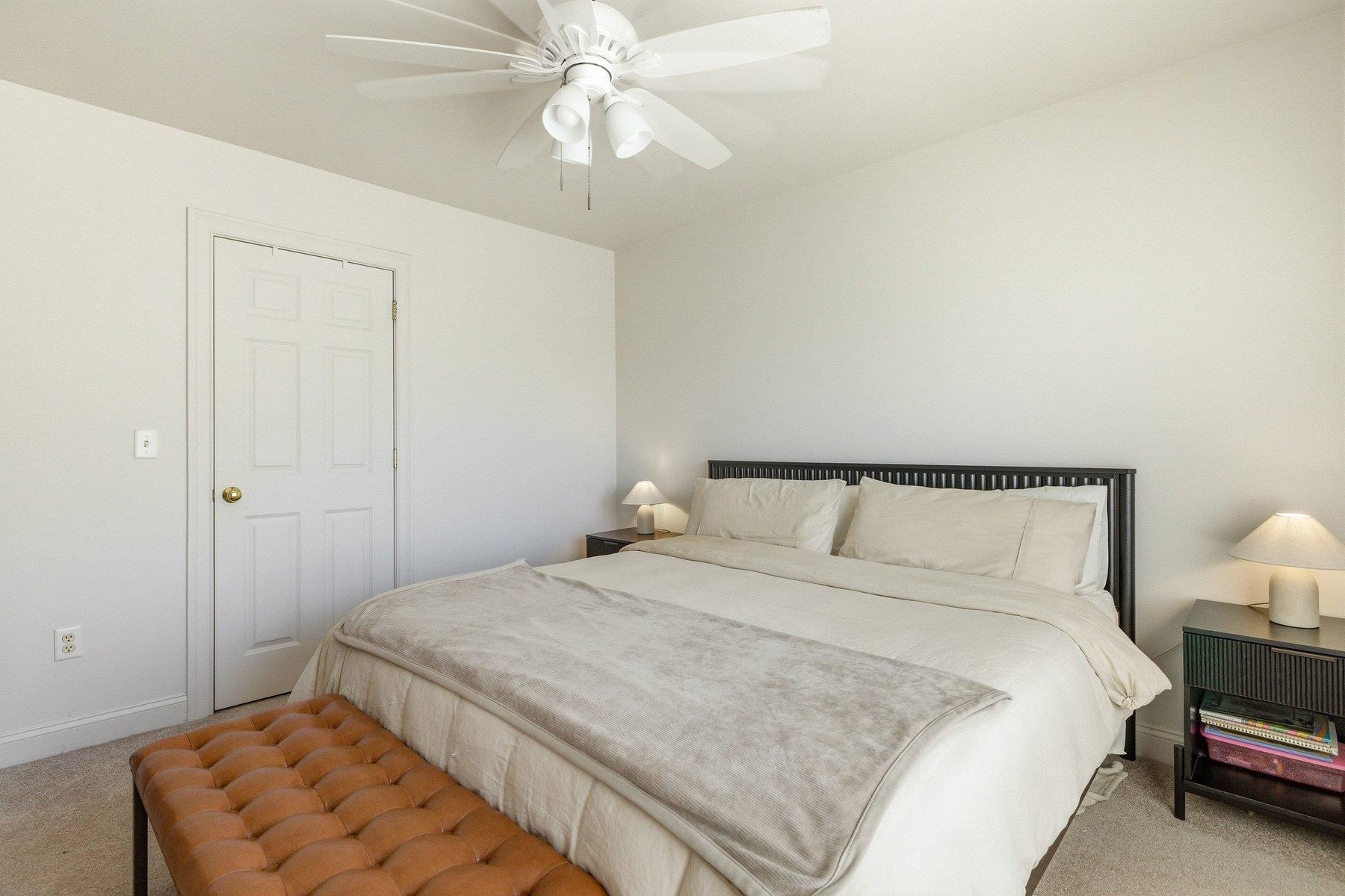 1039 Islington Street Property Photo 14
