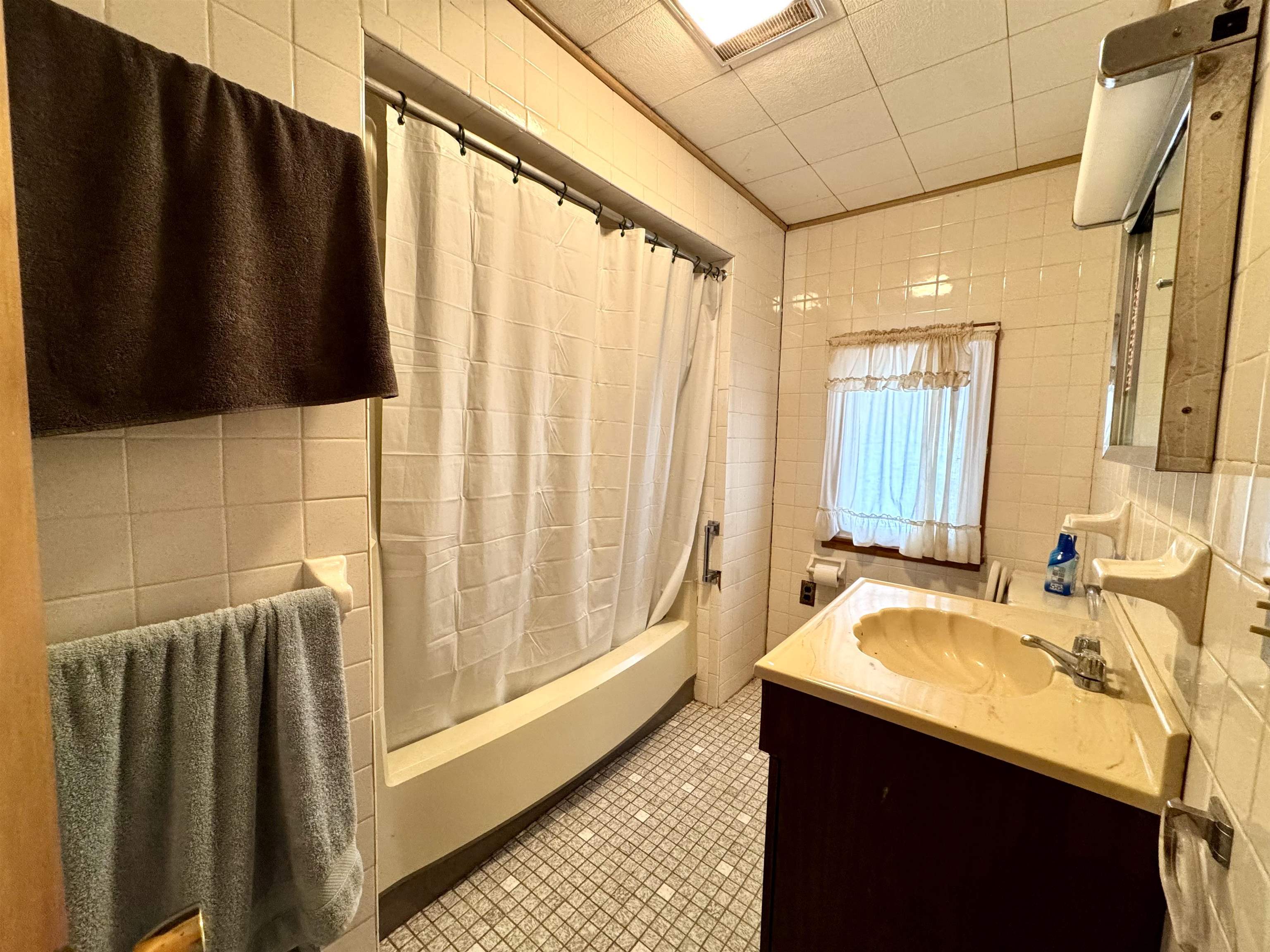 1999 North Main Street Property Photo 21