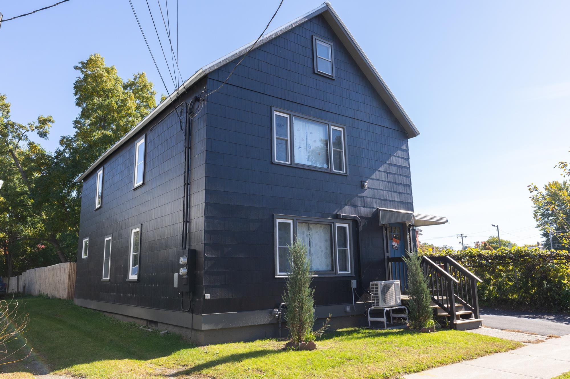 299 Manhattan Drive Property Photo 3