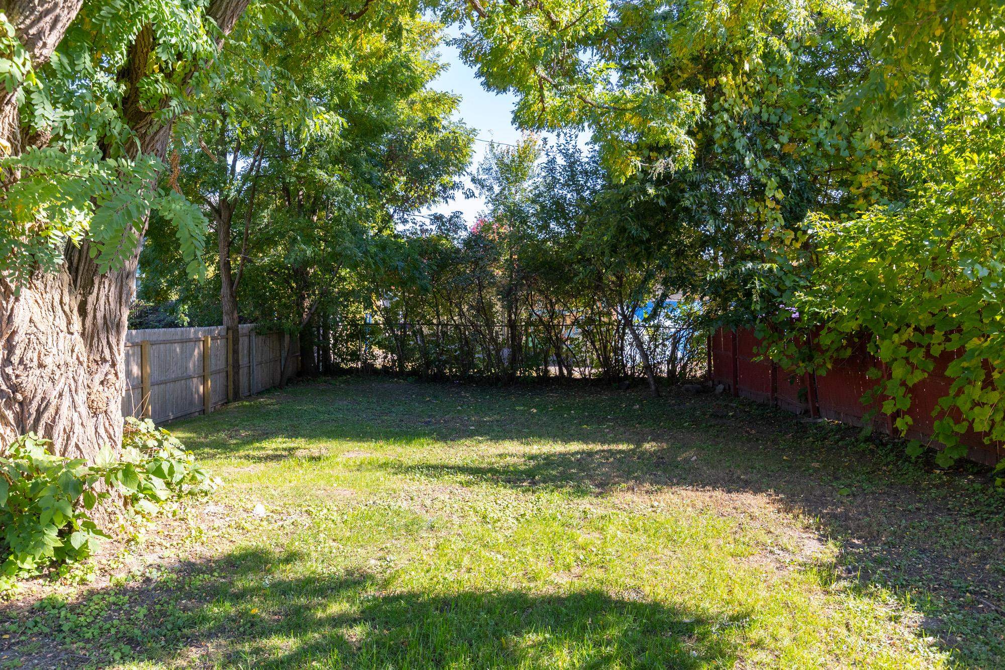 299 Manhattan Drive Property Photo 7