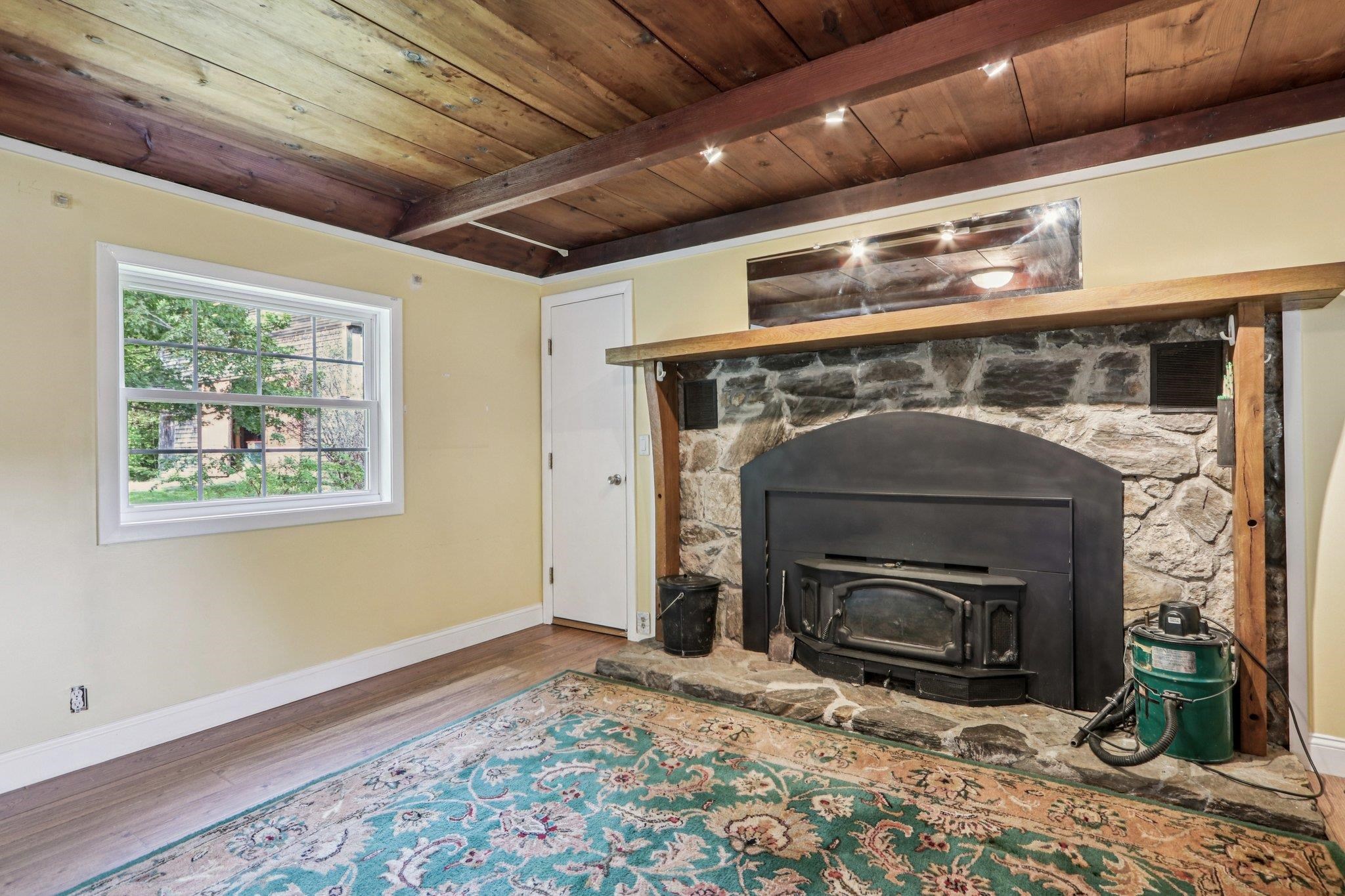 60 Ledge Farm Road Property Photo 6