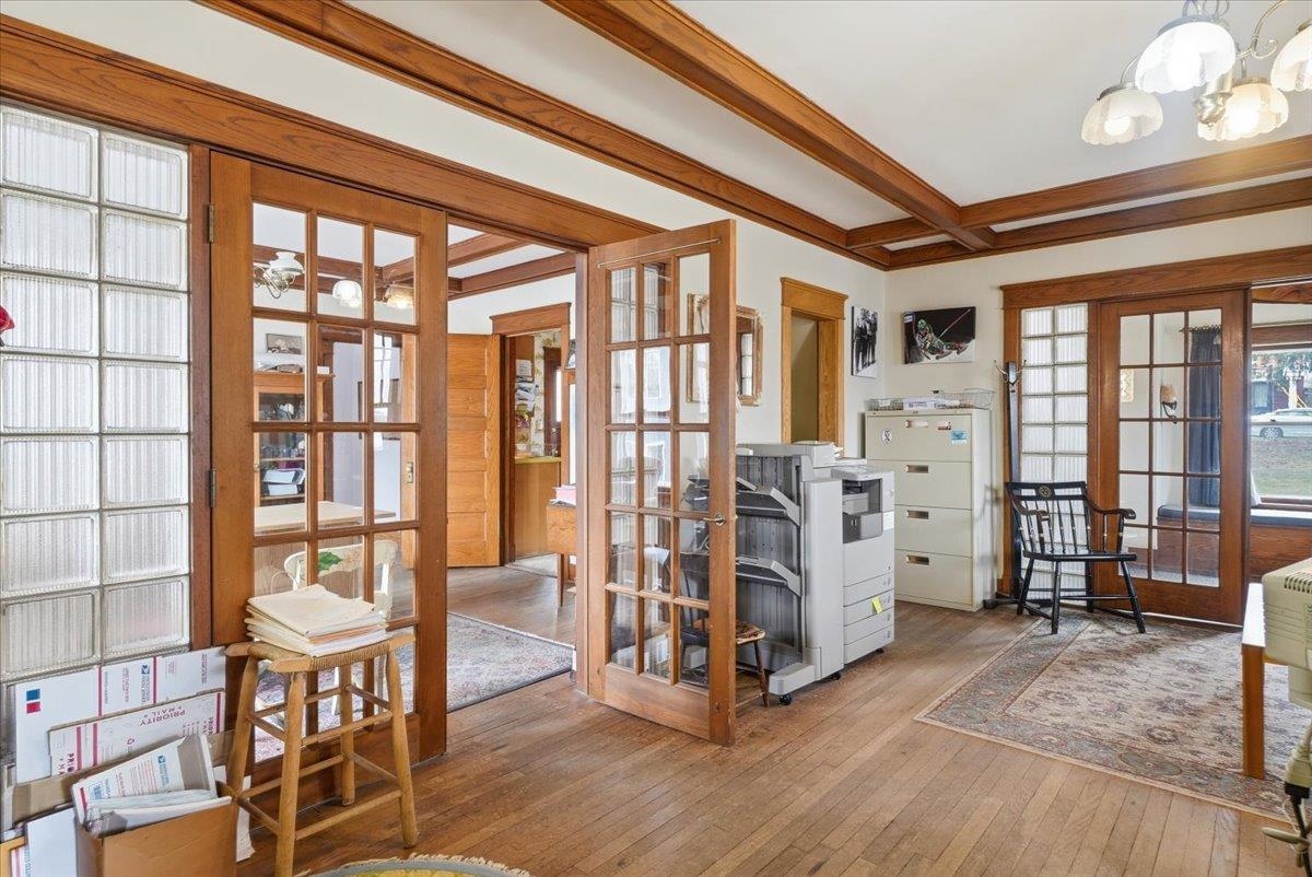 308 College Street Property Photo 8