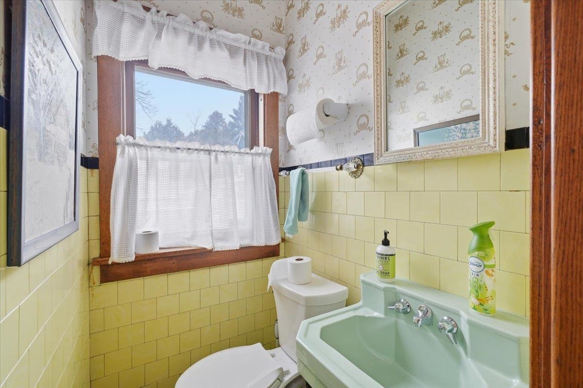 308 College Street Property Photo 18