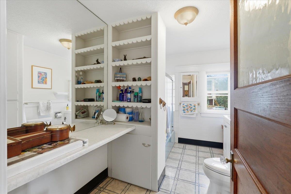 308 College Street Property Photo 27