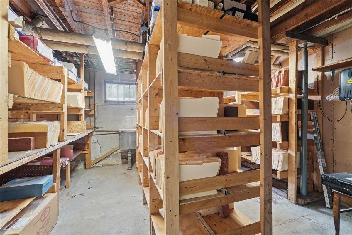 308 College Street Property Photo 43