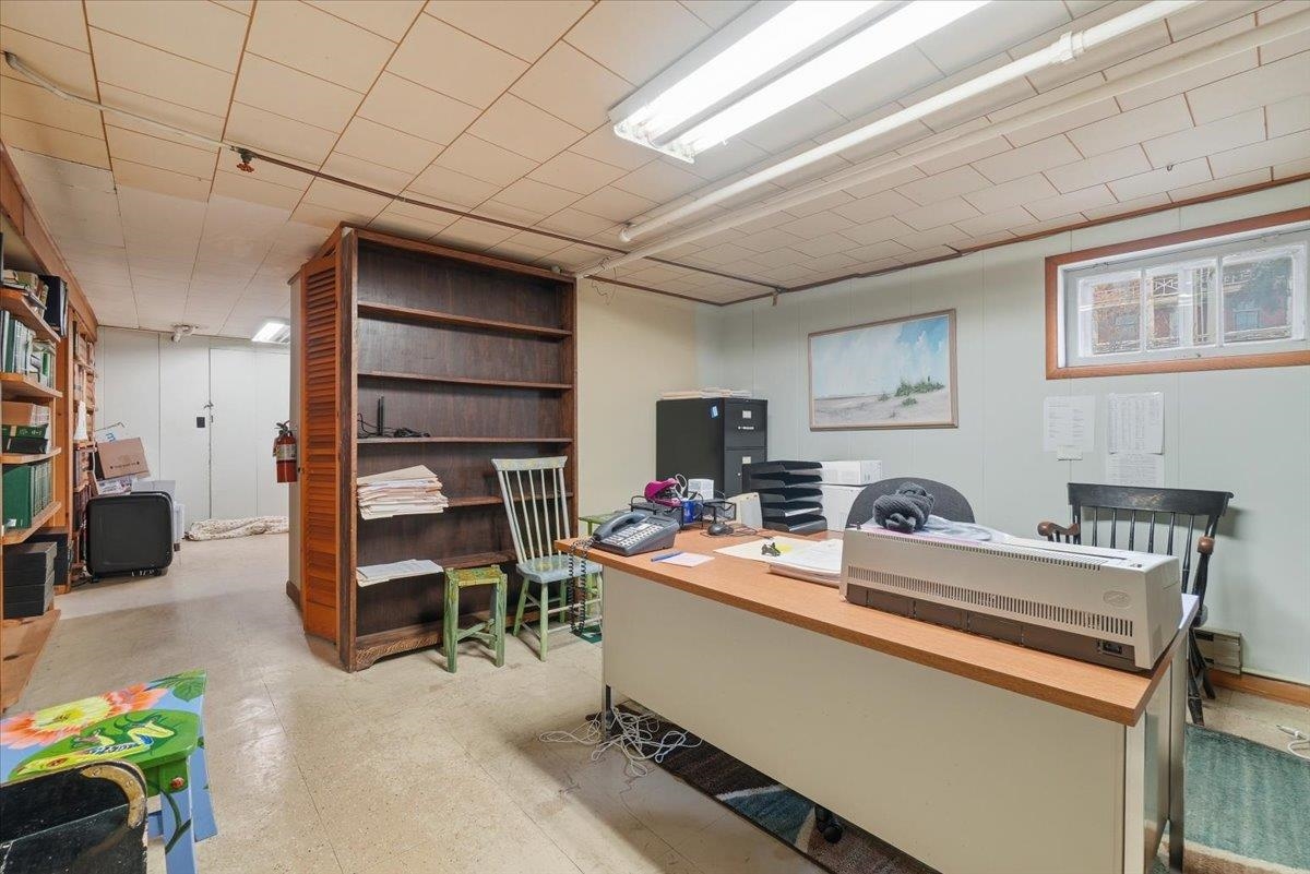 308 College Street Property Photo 45