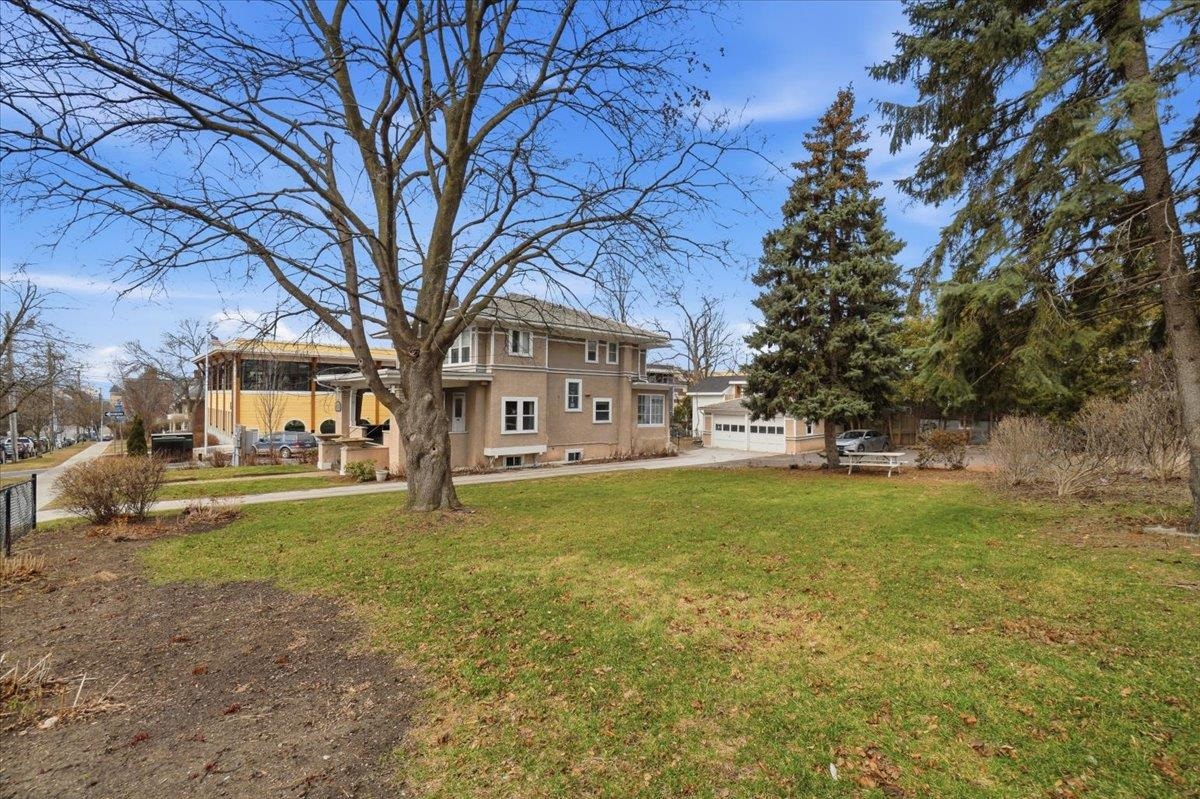 308 College Street Property Photo 48