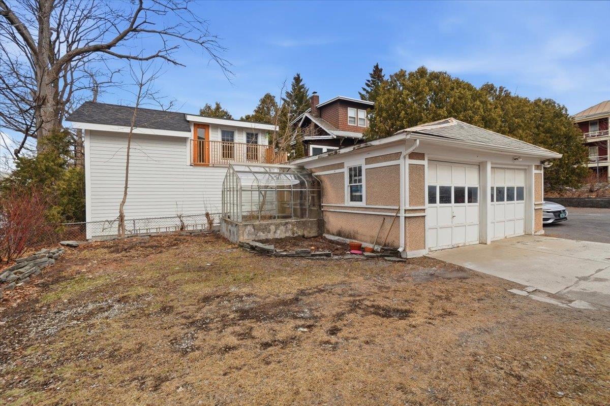 308 College Street Property Photo 51