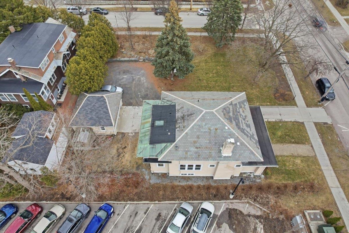 308 College Street Property Photo 58