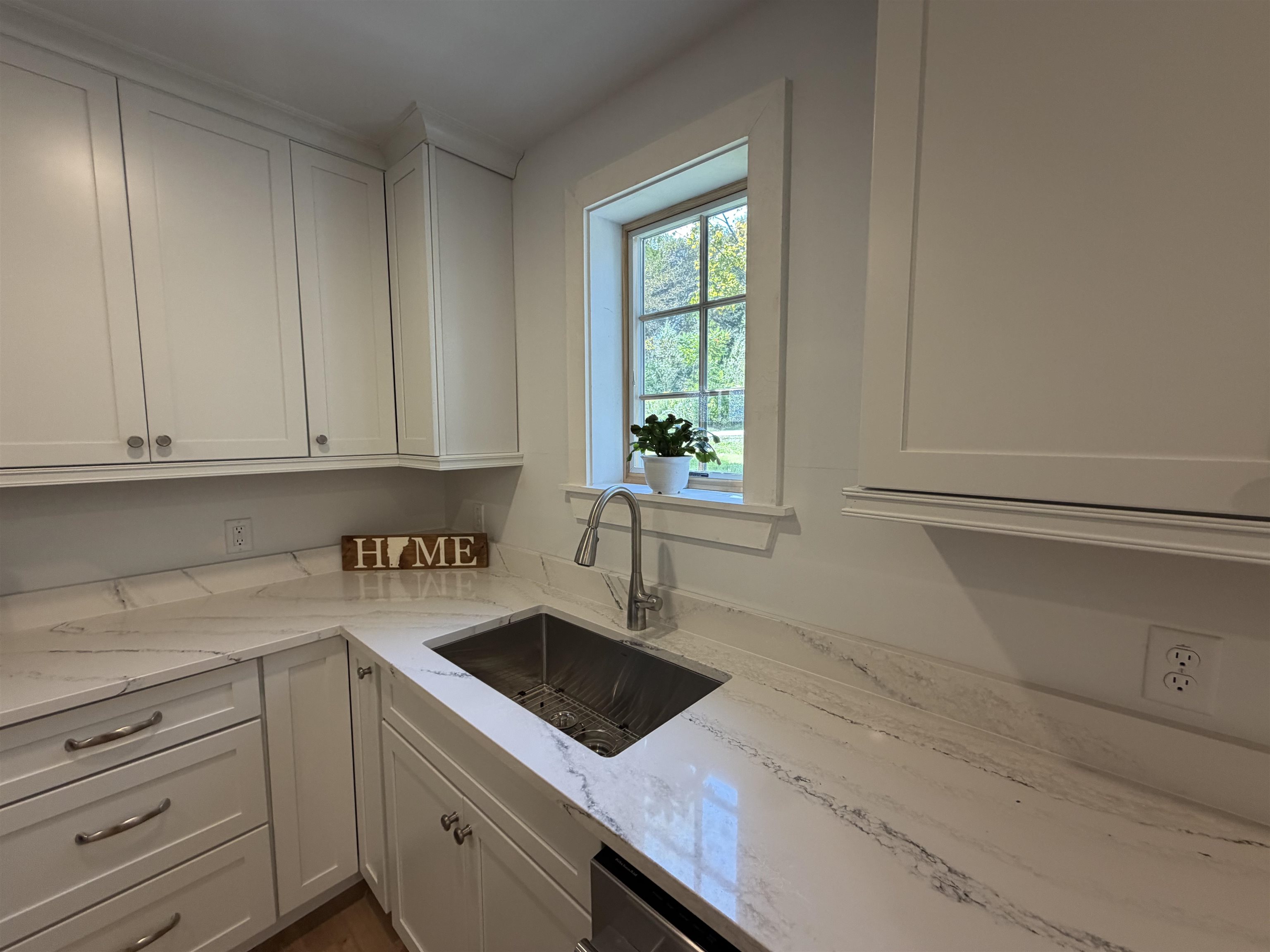 527 Jennings Brook Drive Property Photo 10