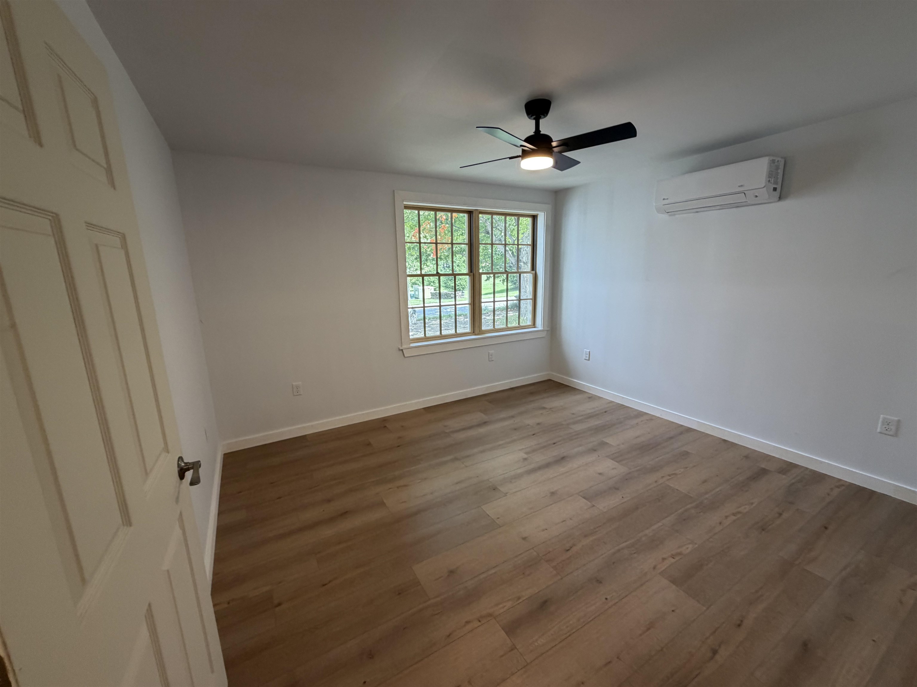 527 Jennings Brook Drive Property Photo 15
