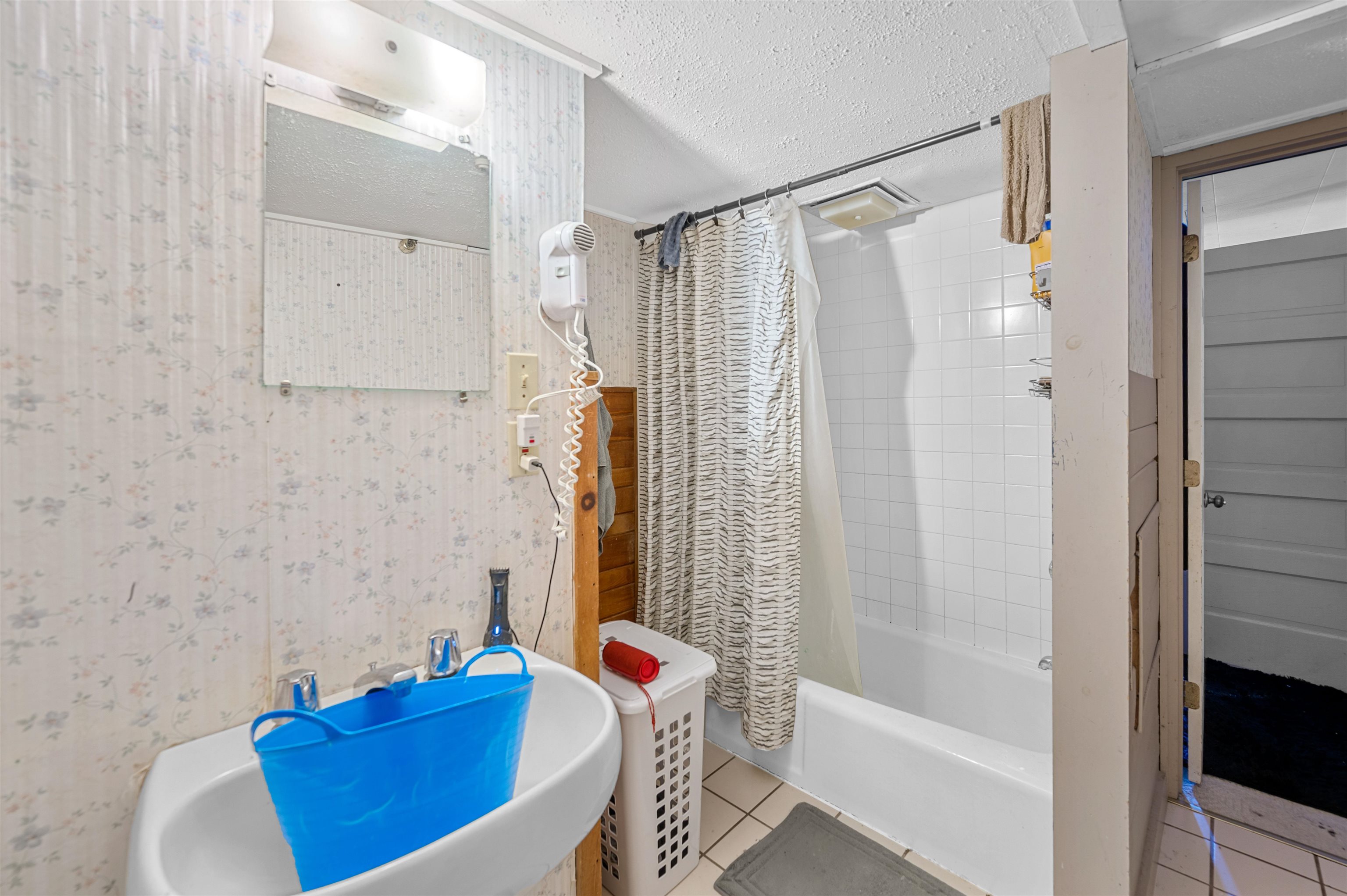 14 Barrows Road Property Photo 12