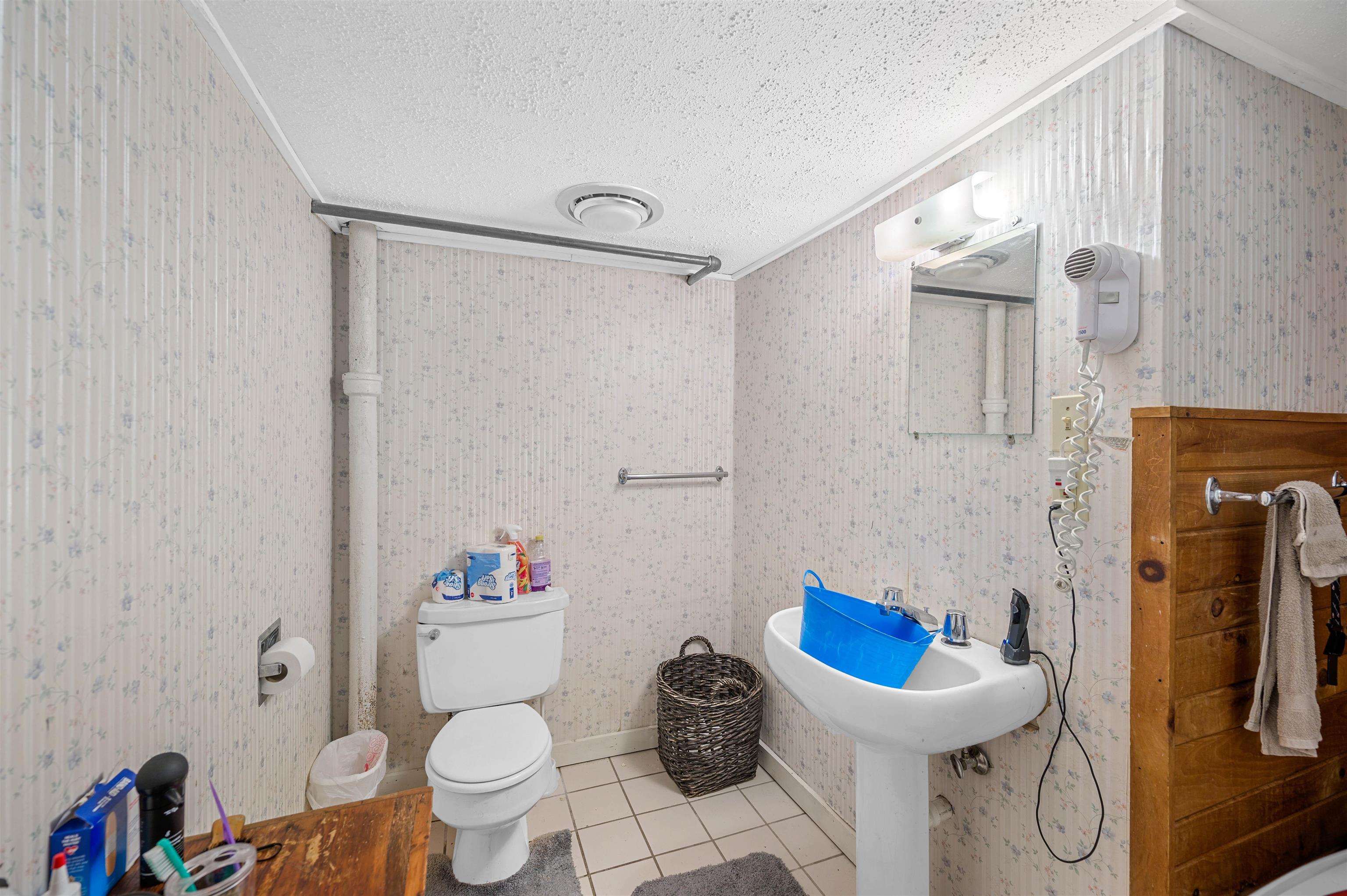 14 Barrows Road Property Photo 13