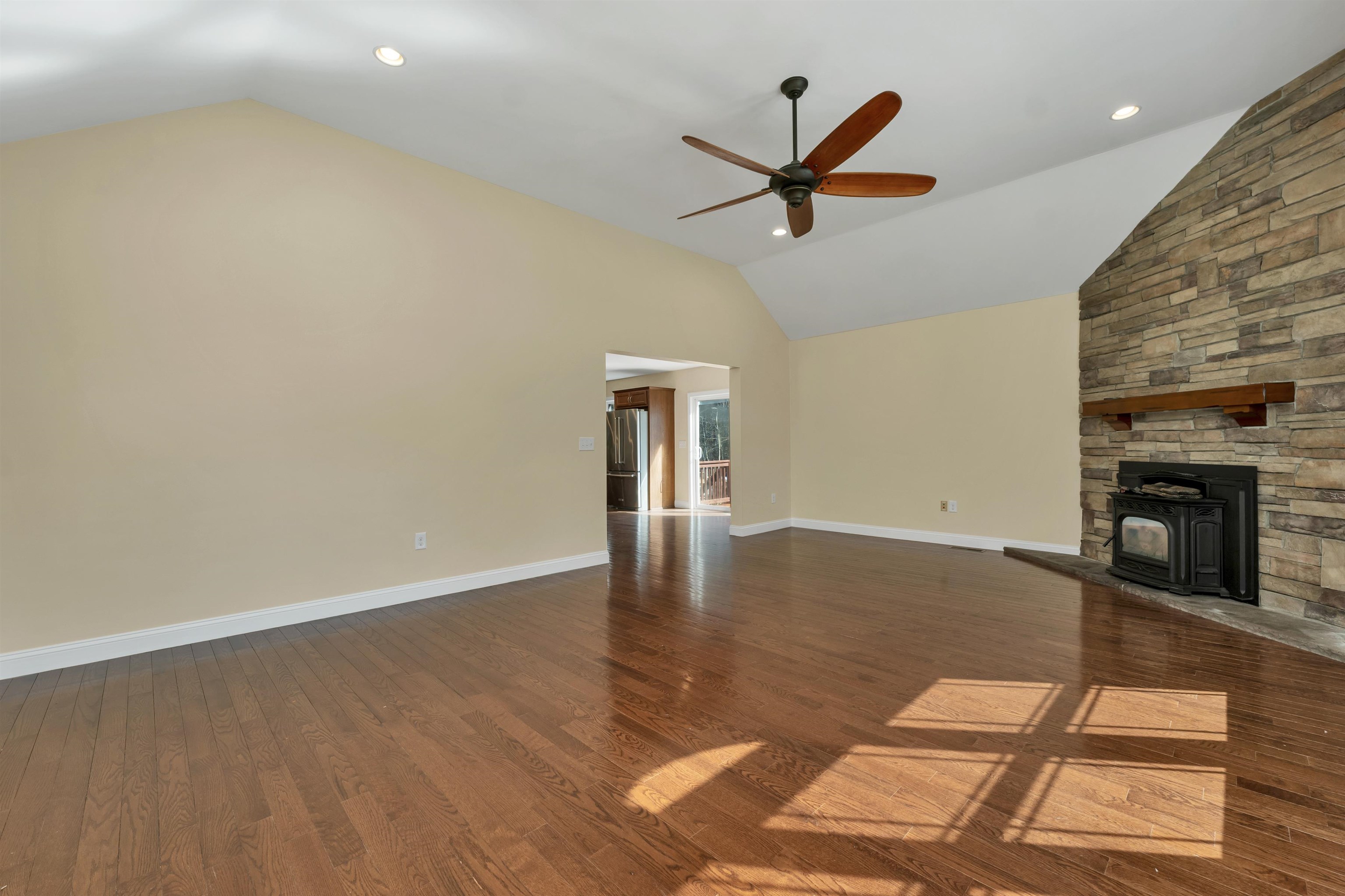 142 Worcester Road Property Photo 5