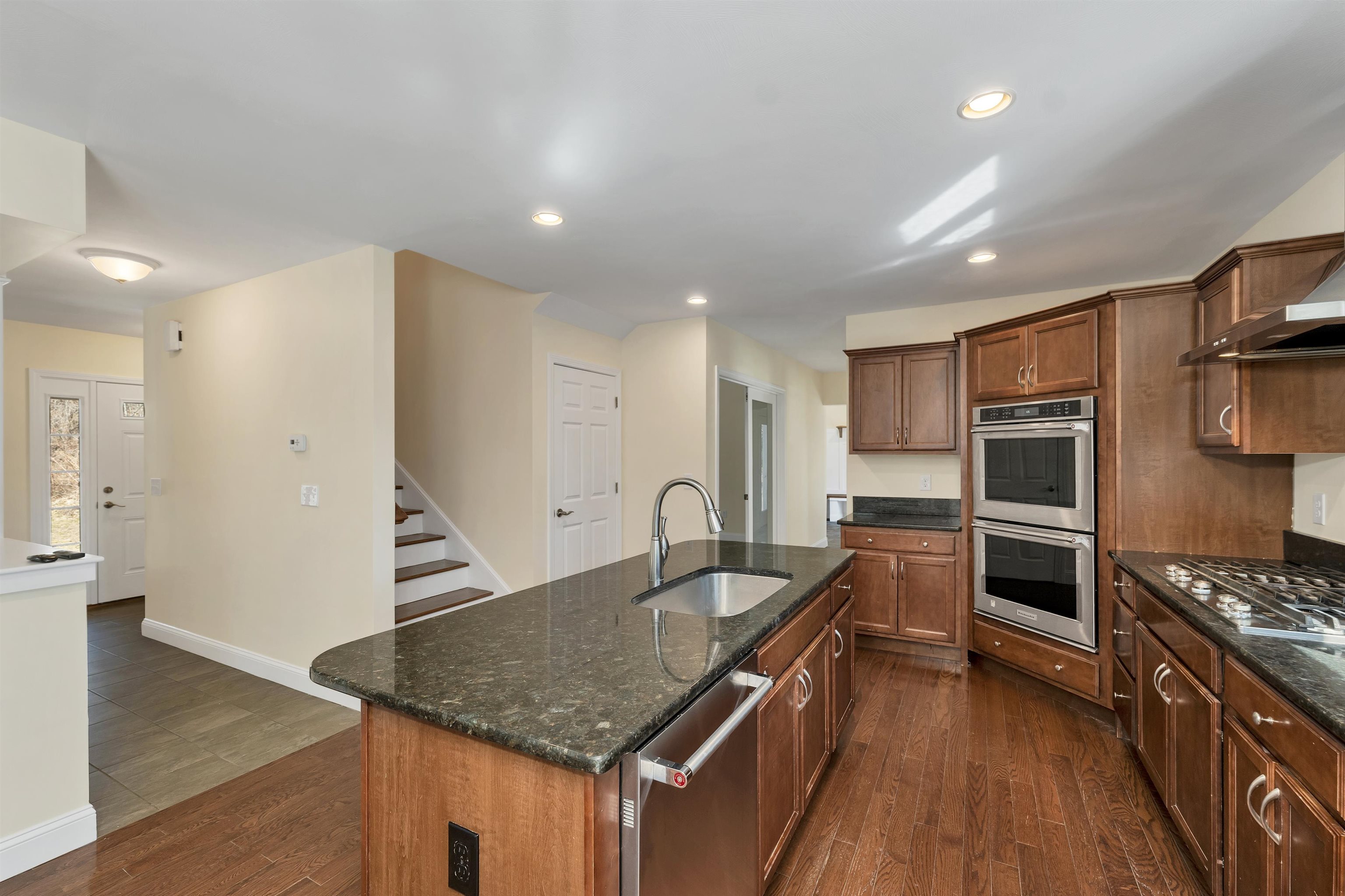 142 Worcester Road Property Photo 8