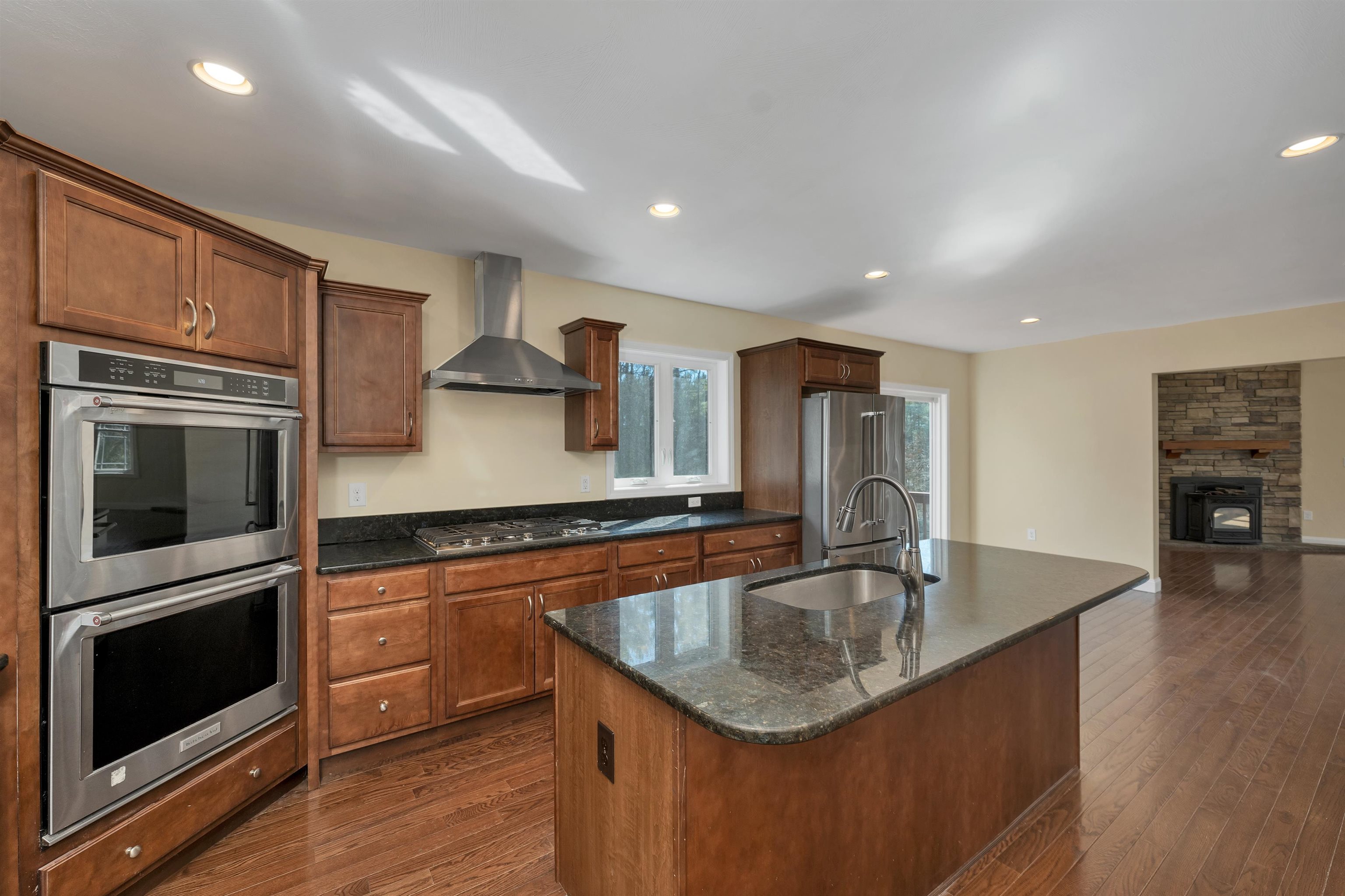 142 Worcester Road Property Photo 9