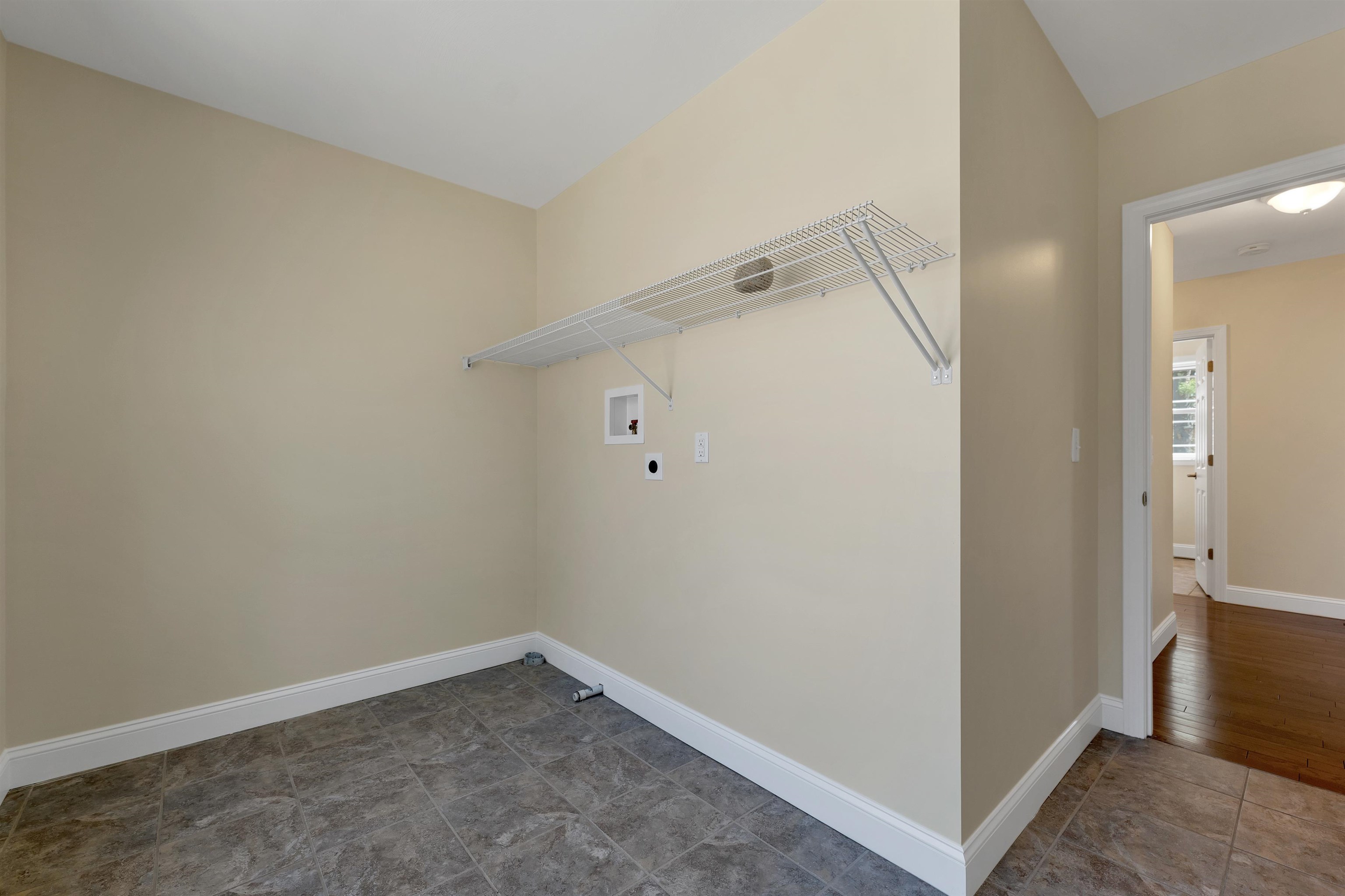 142 Worcester Road Property Photo 38