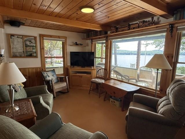 9 Lakeside Road Property Photo 5