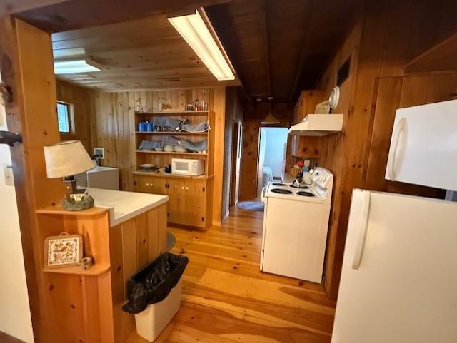 211 Lake Avenue Property Photo 5