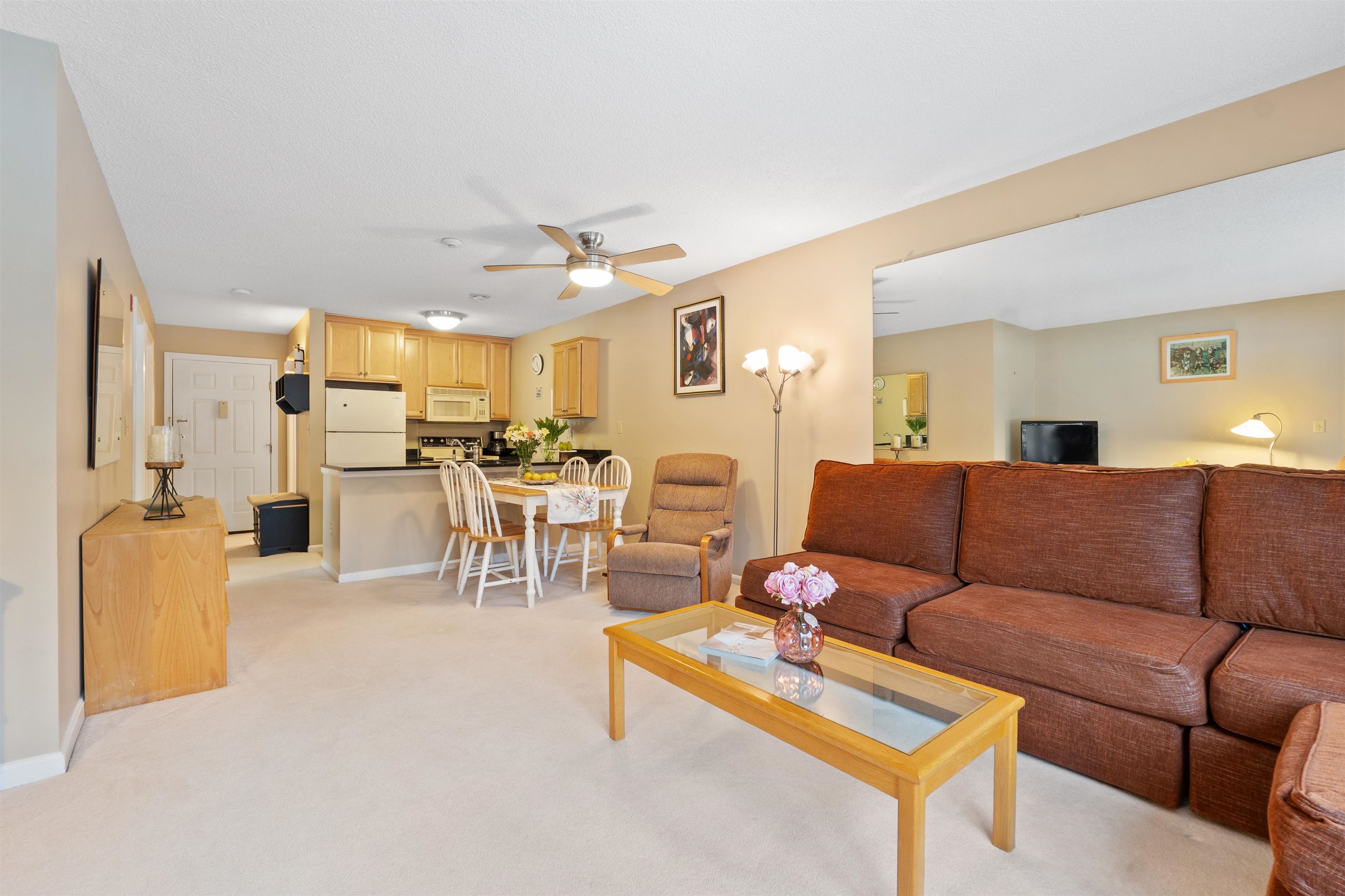 10 Lakeside W Drive Property Photo 14
