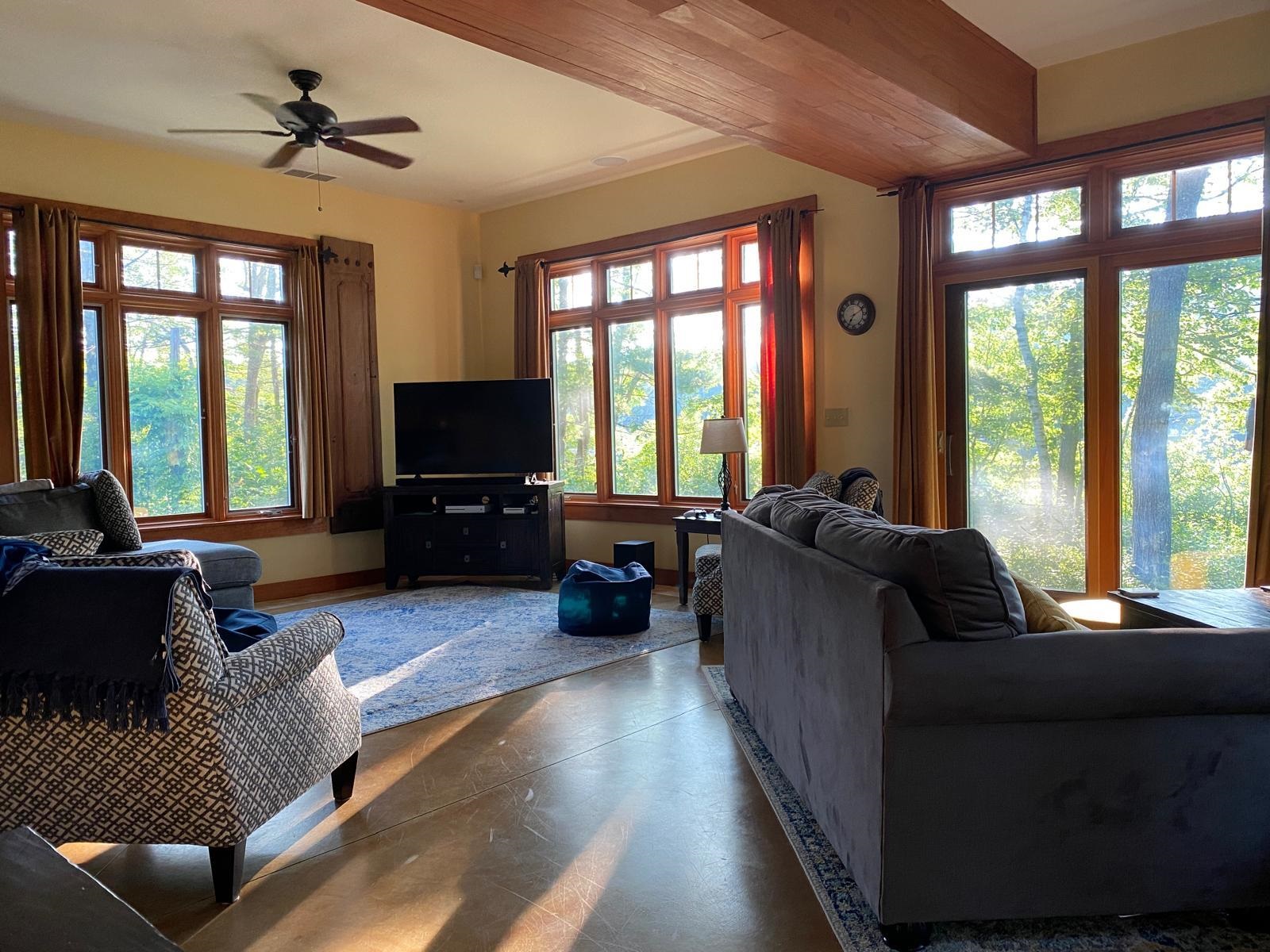 150 Woodcrest Property Photo 6