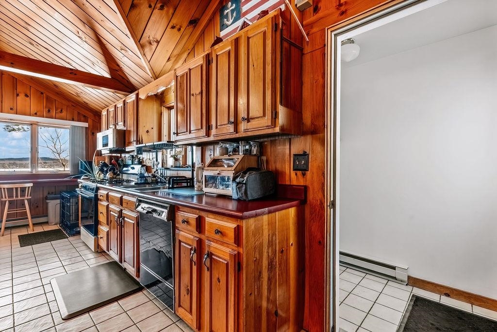 210 South Shore Road Property Photo 17