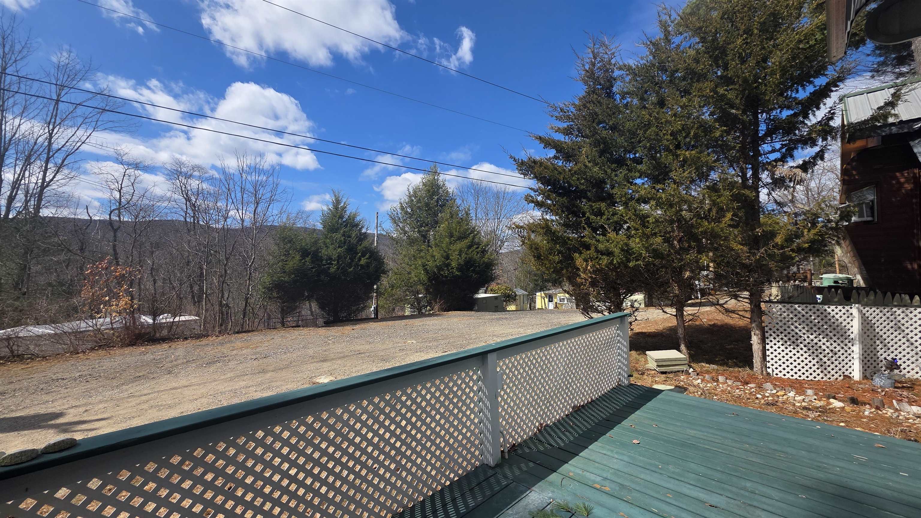 6 Viewland Court Property Photo 8