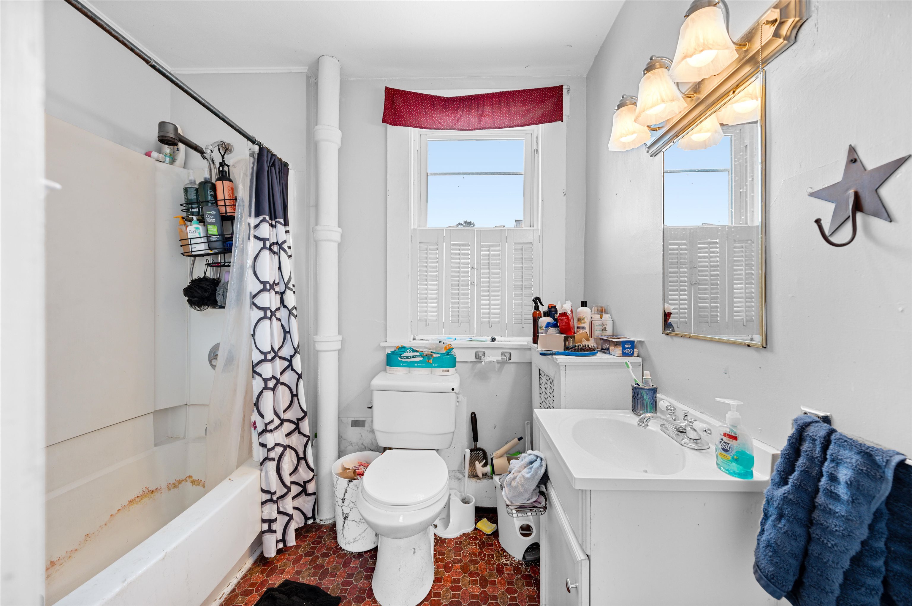 28 Pleasant Street Property Photo 6
