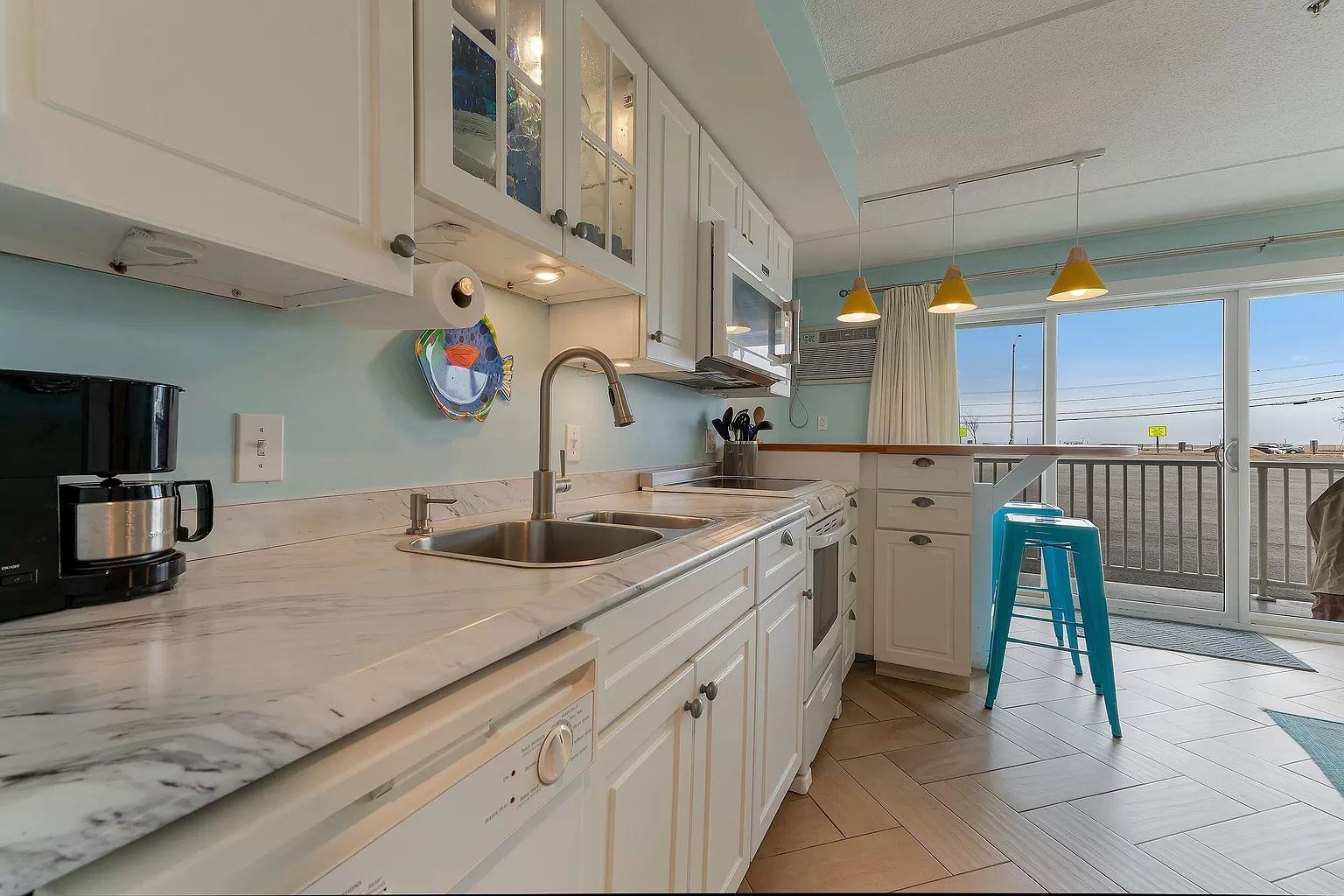 933 Ocean Boulevard Property Photo 7