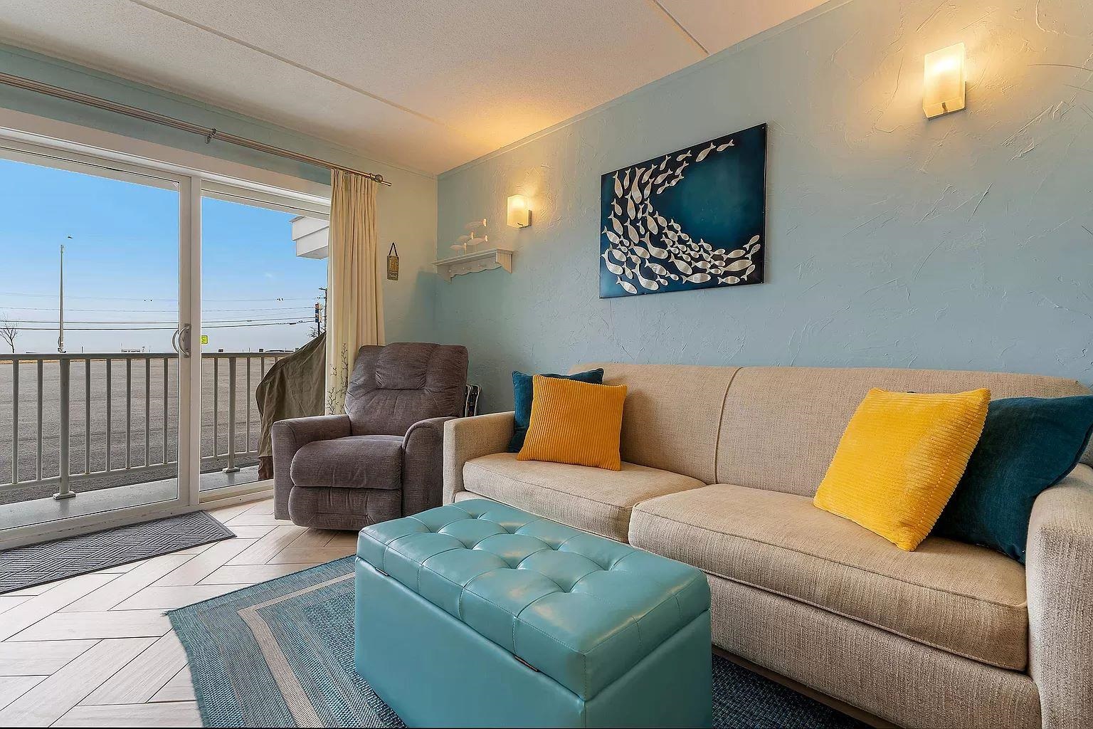 933 Ocean Boulevard Property Photo 8