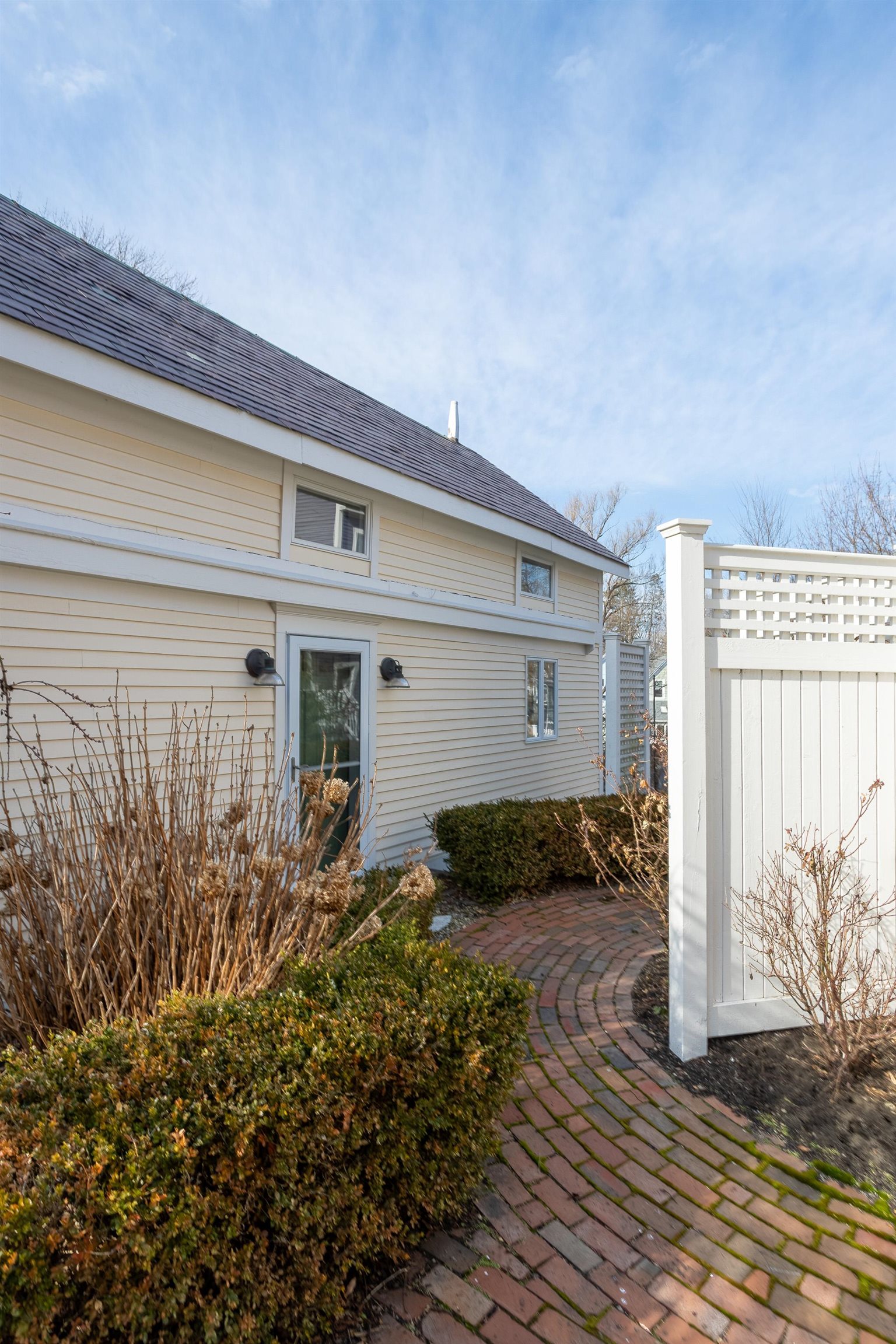 774 Middle Street Property Photo 3