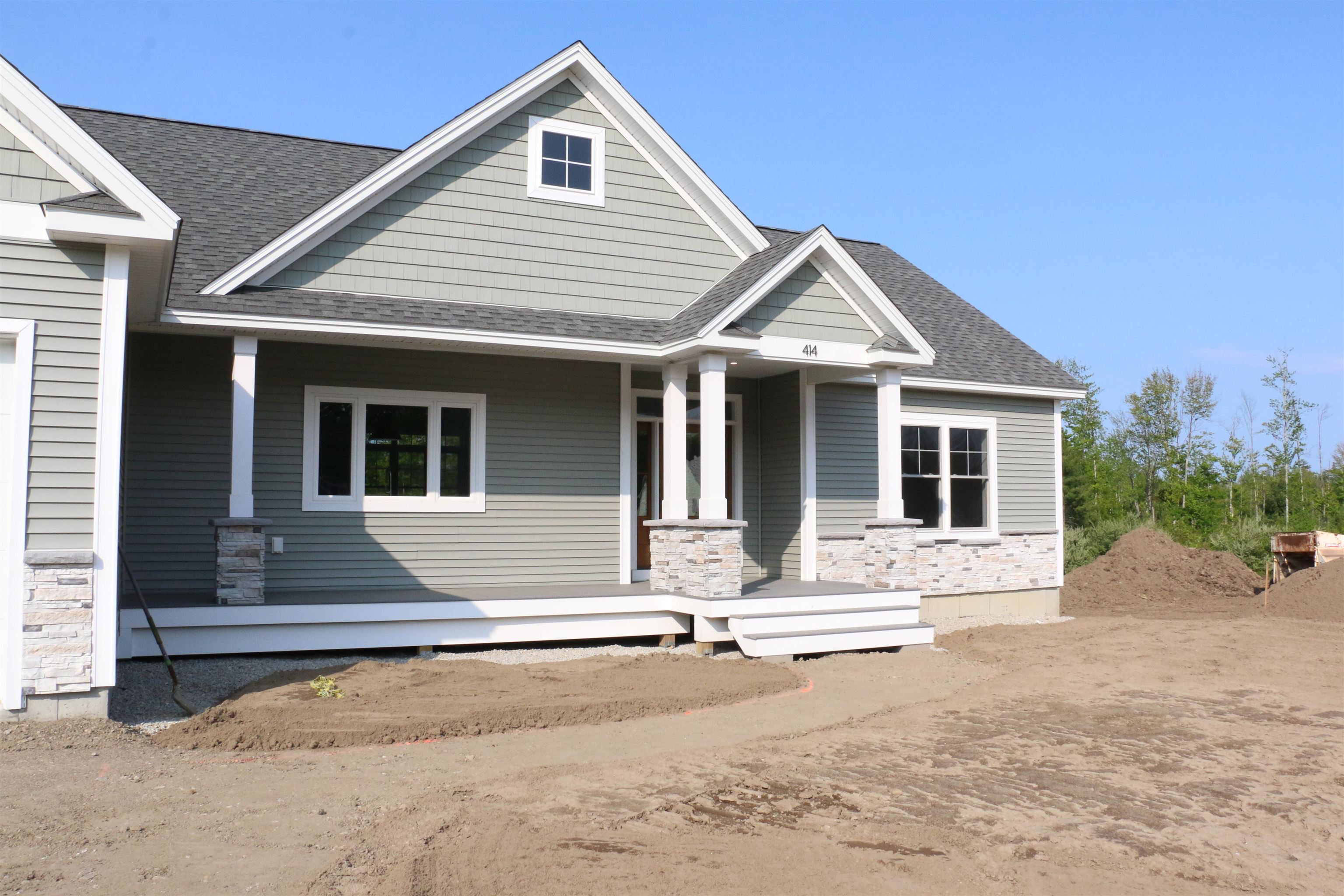 428 Dawn Court Property Photo 4