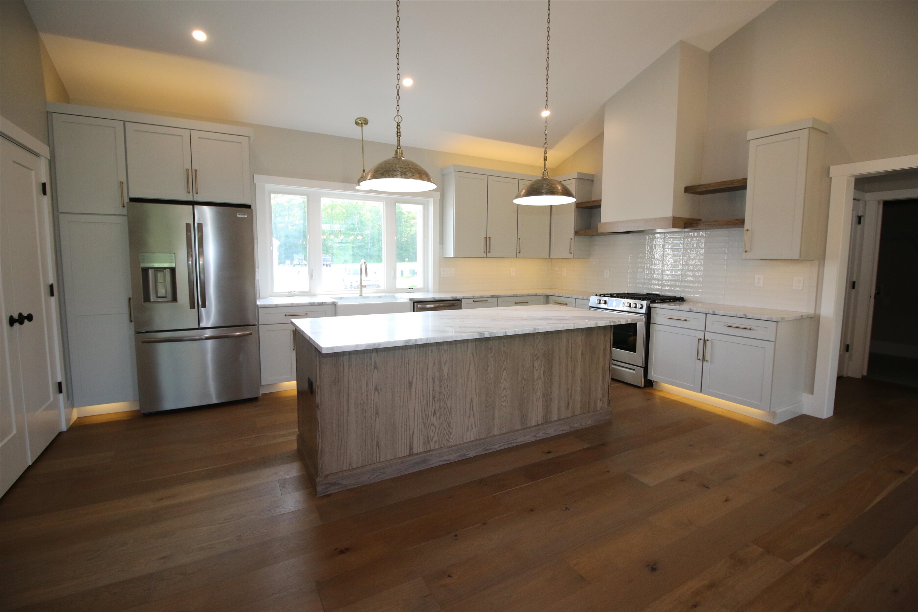 428 Dawn Court Property Photo 8