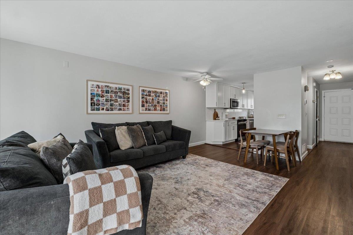28 Dunvegan Woods Drive Property Photo 6