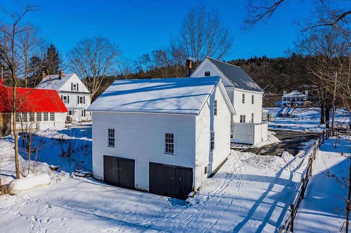 593 New Hampshire Route 10 Property Photo 6