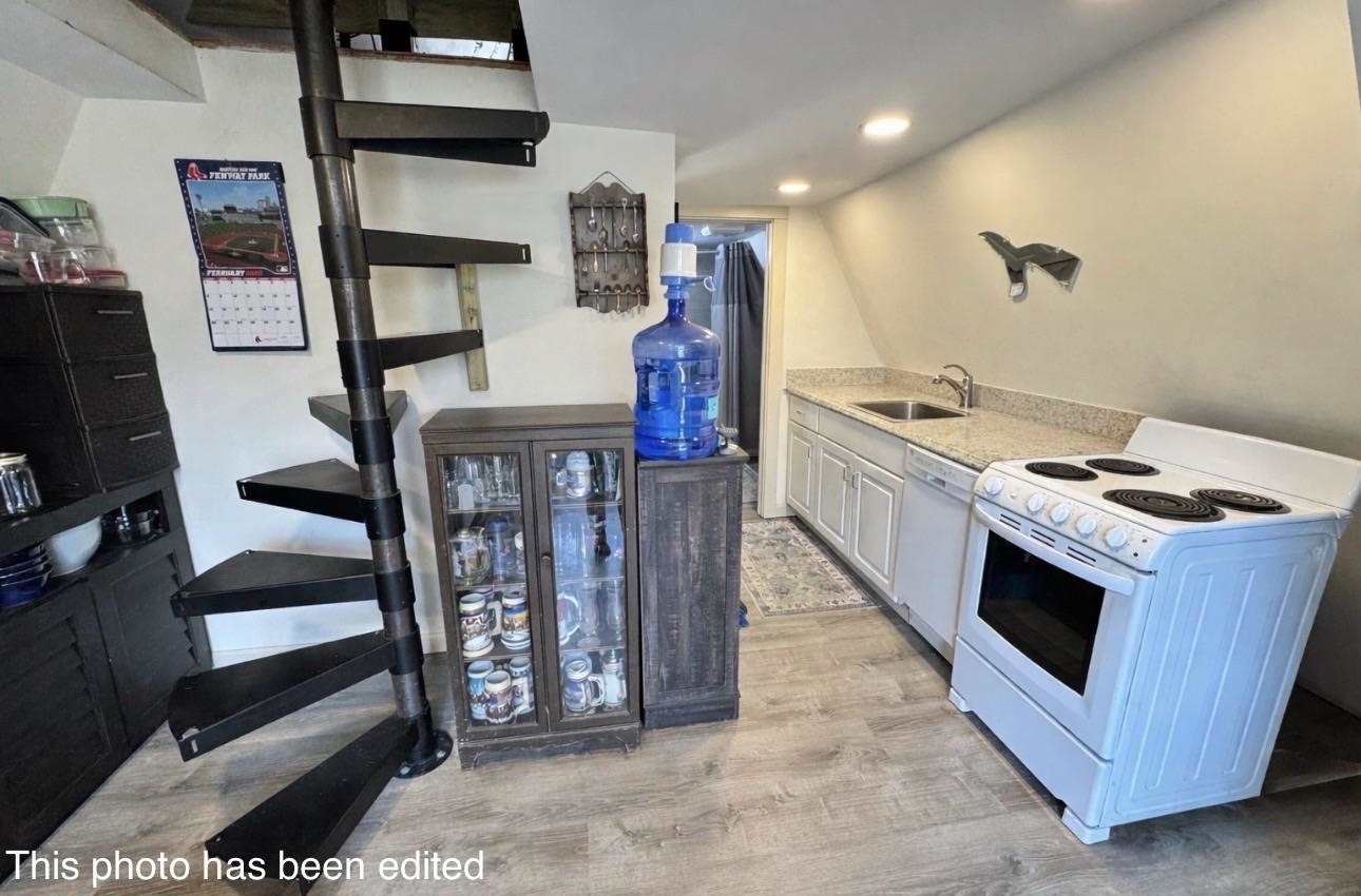 2719 Nh Route 25a Property Photo 4