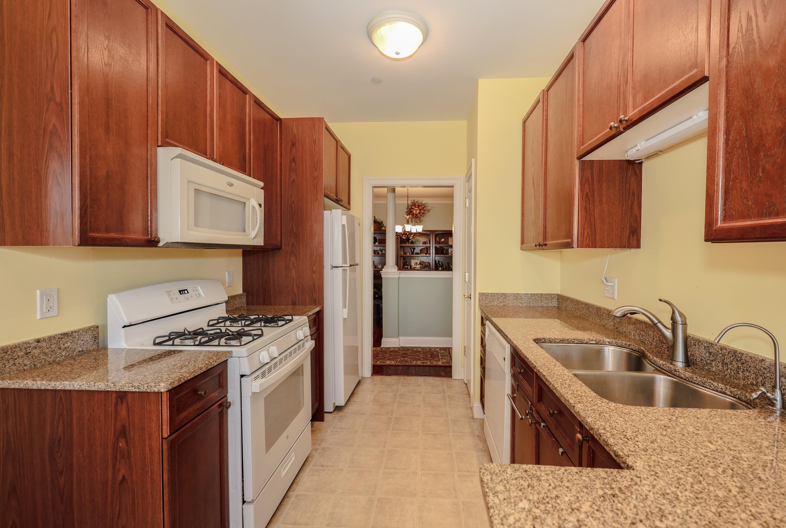 160 Daniel Webster Highway Property Photo 10