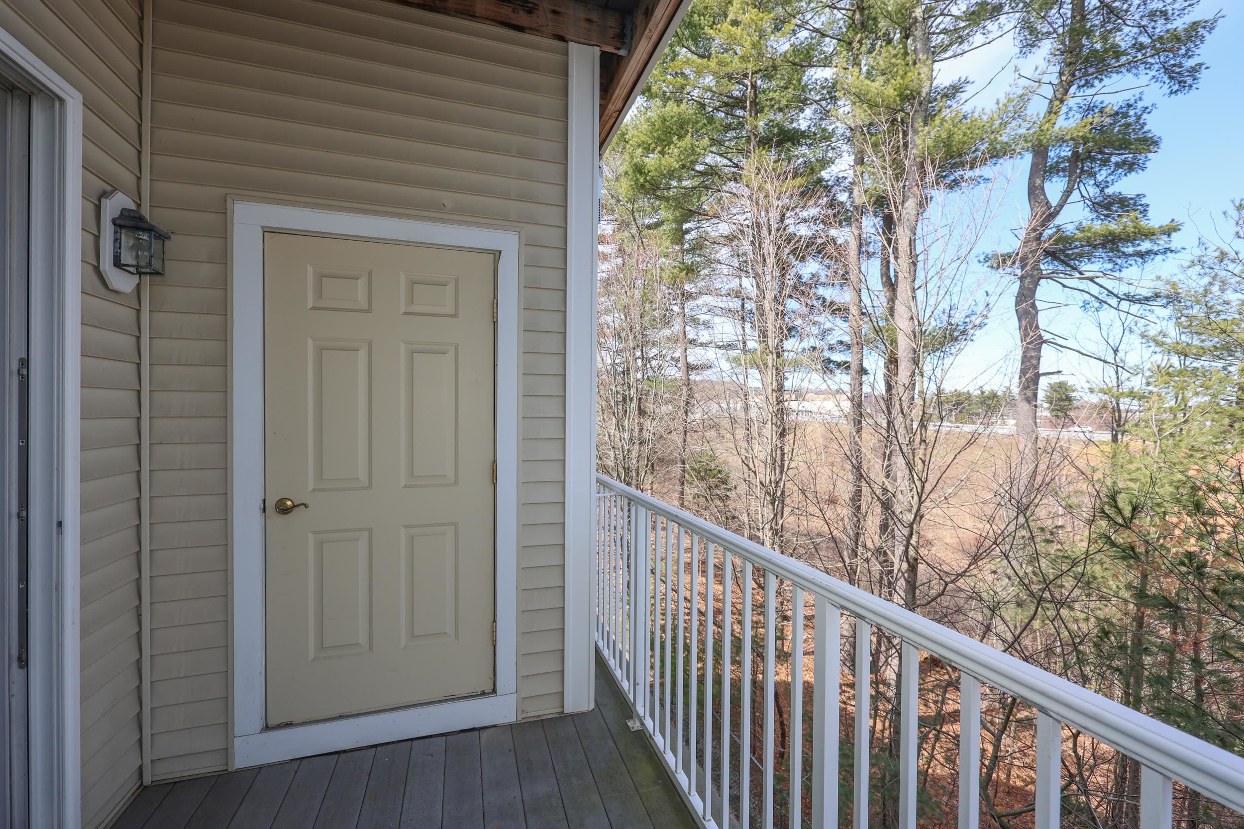 160 Daniel Webster Highway Property Photo 16