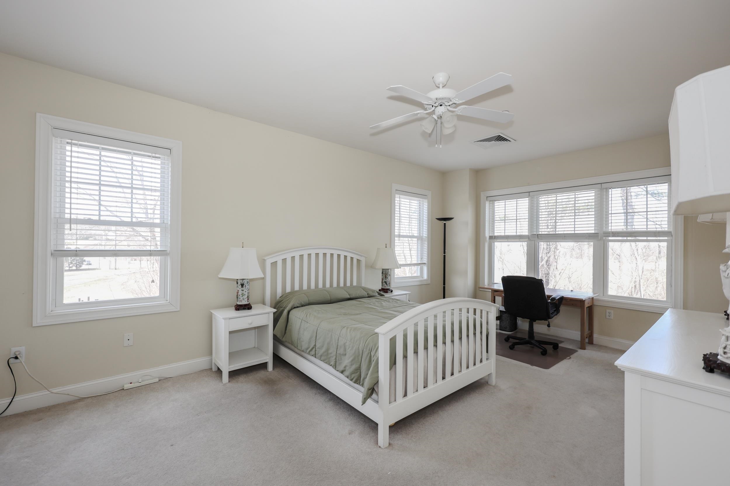 160 Daniel Webster Highway Property Photo 17