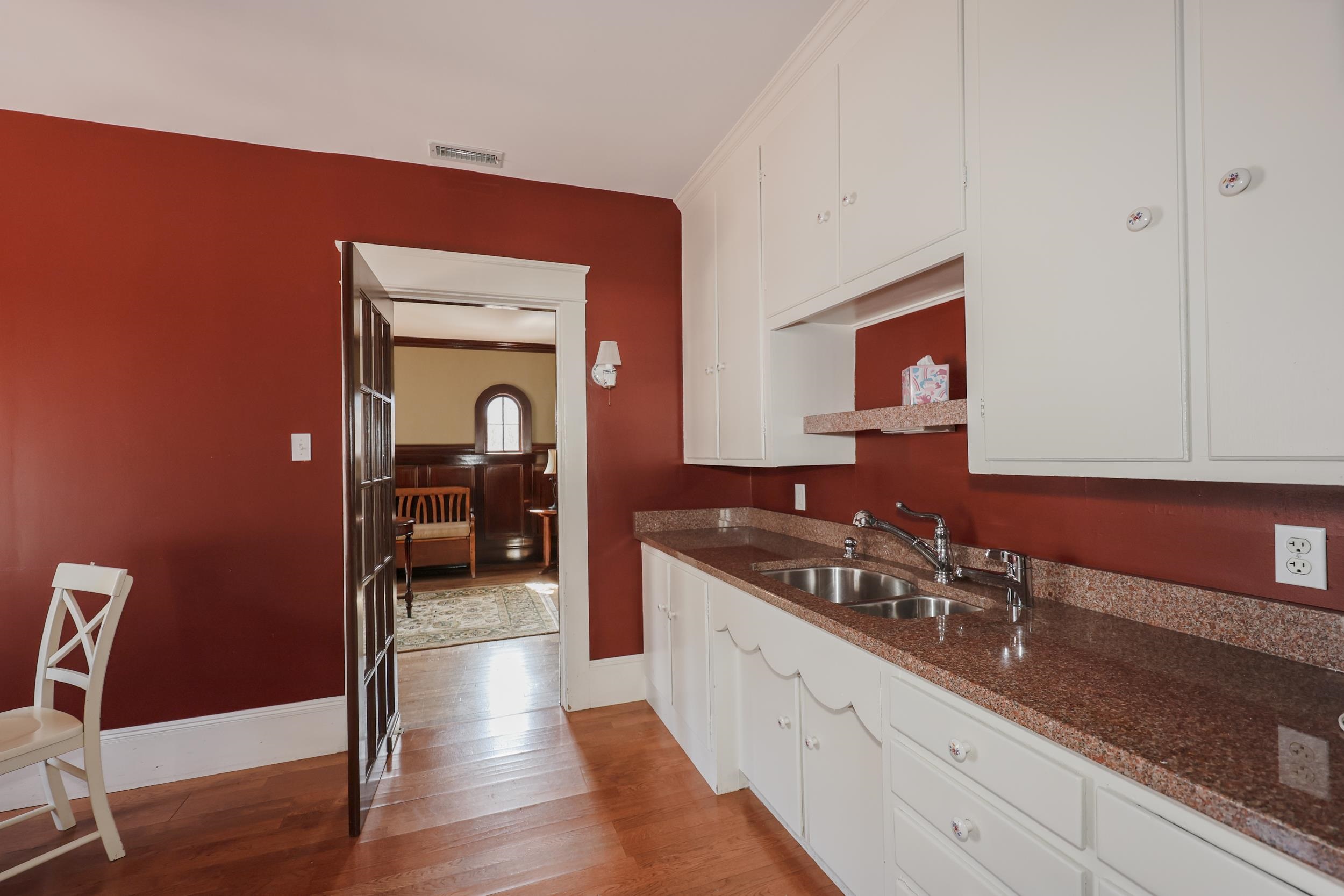 160 Daniel Webster Highway Property Photo 33
