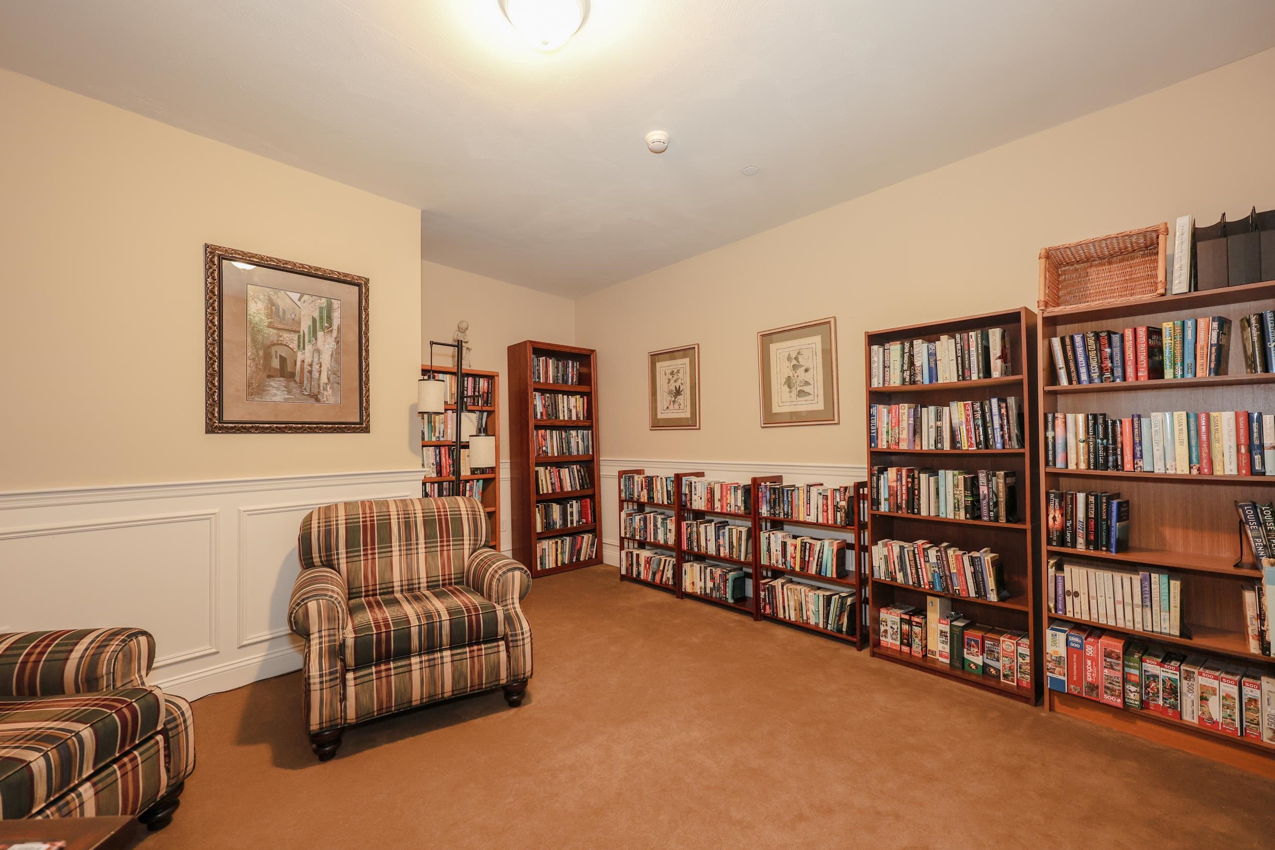 160 Daniel Webster Highway Property Photo 40
