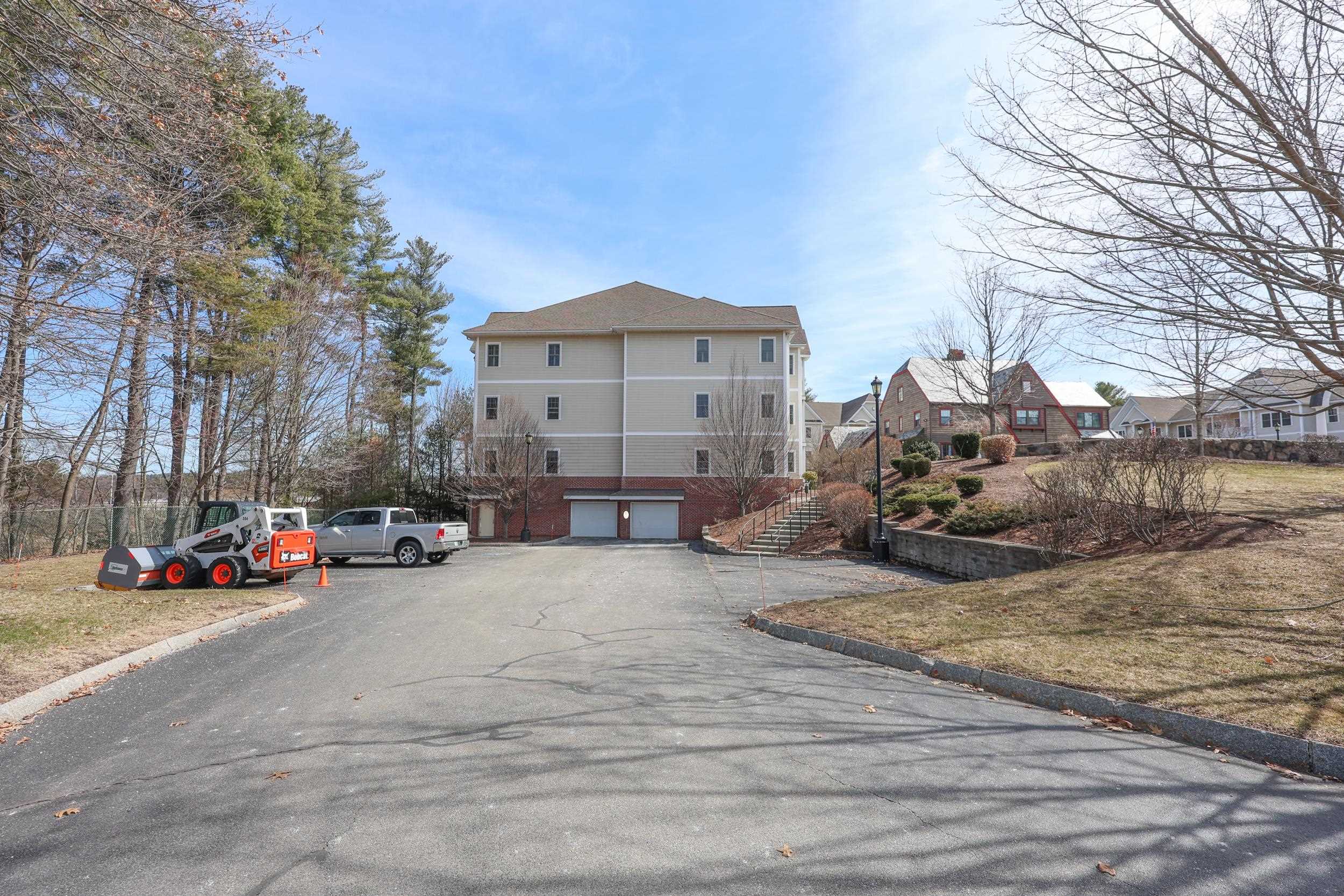 160 Daniel Webster Highway Property Photo 47