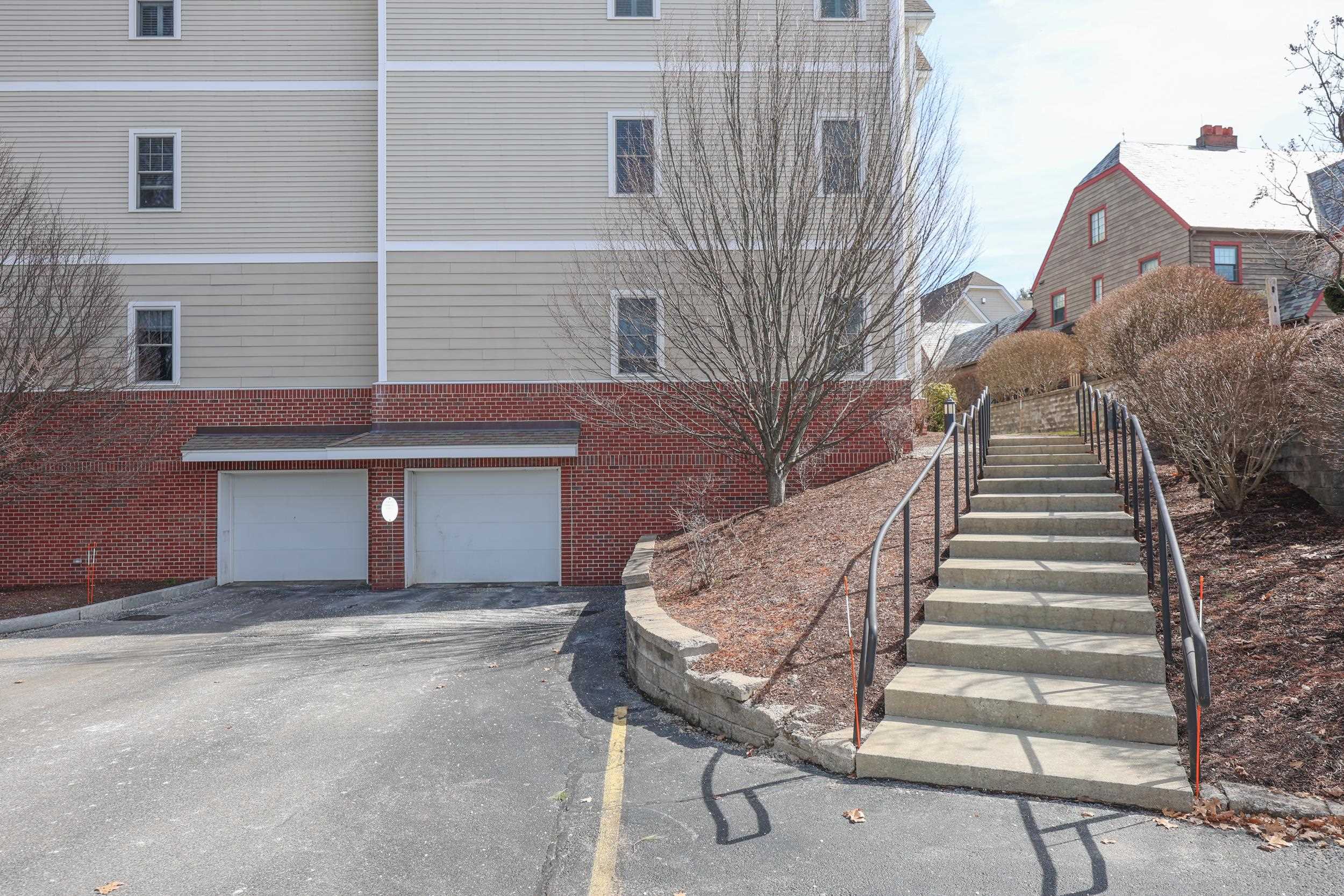 160 Daniel Webster Highway Property Photo 48