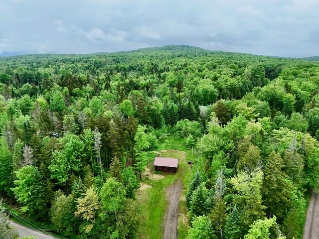 975 Newark Pond Road Property Photo 1