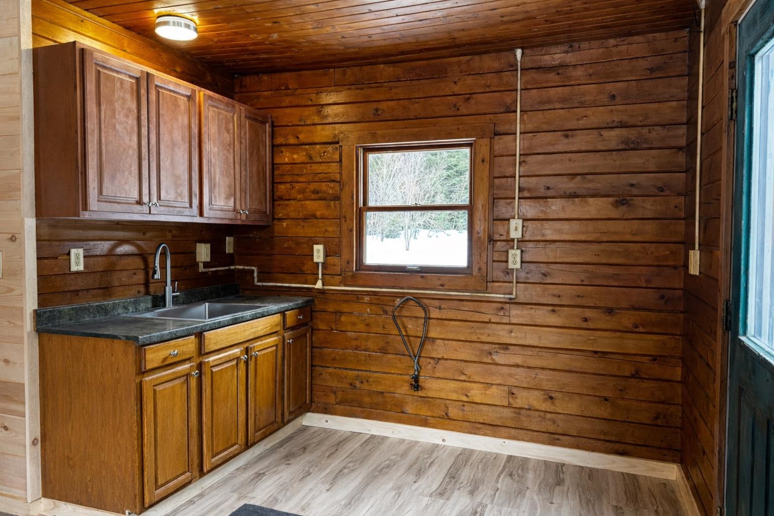 975 Newark Pond Road Property Photo 4